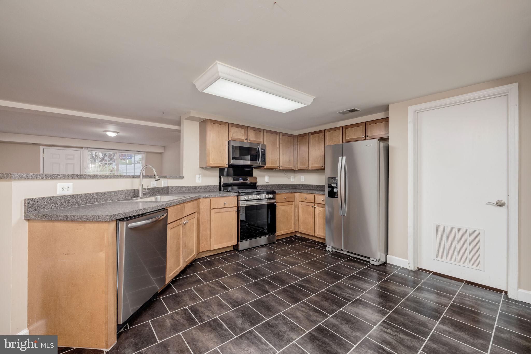 PARKSIDE AT ALEXANDRIA - Residential