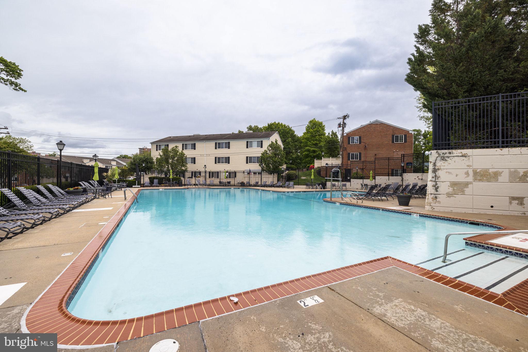 PARKSIDE AT ALEXANDRIA - Residential