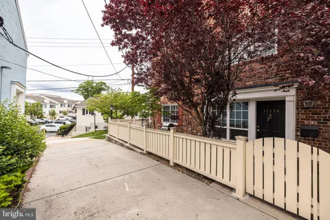 1465 N Van Dorn Street, Alexandria, VA MLS: VAAX2043696