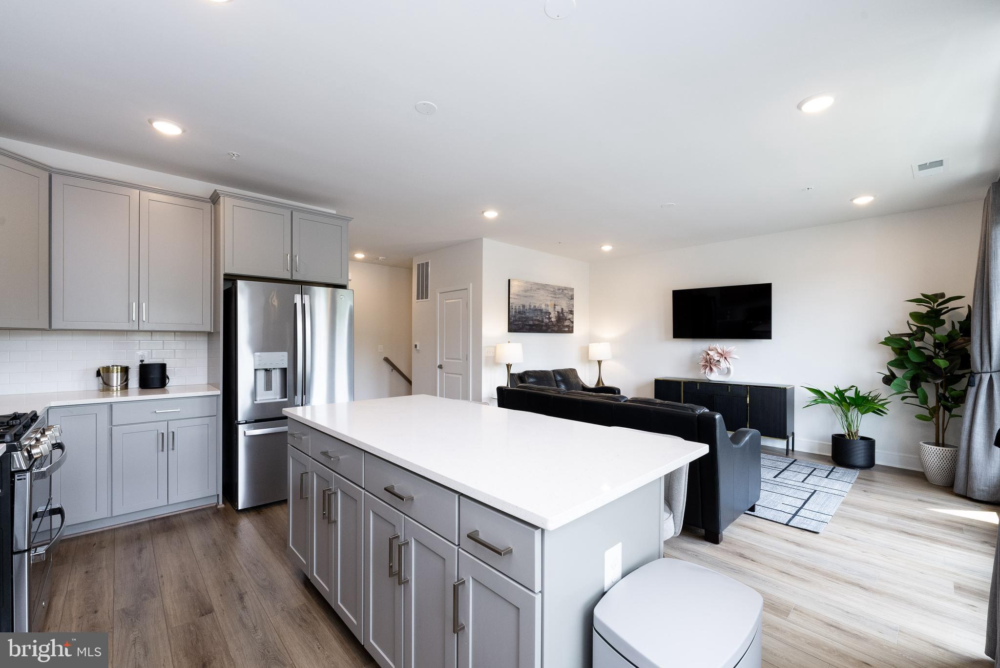 DEMOTT & SILVER - Residential