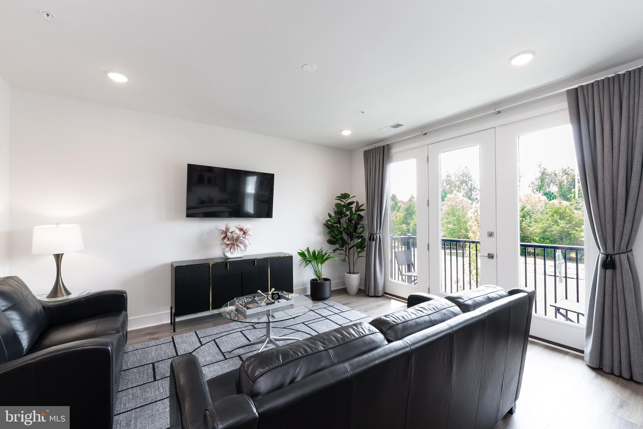 DEMOTT & SILVER - Residential