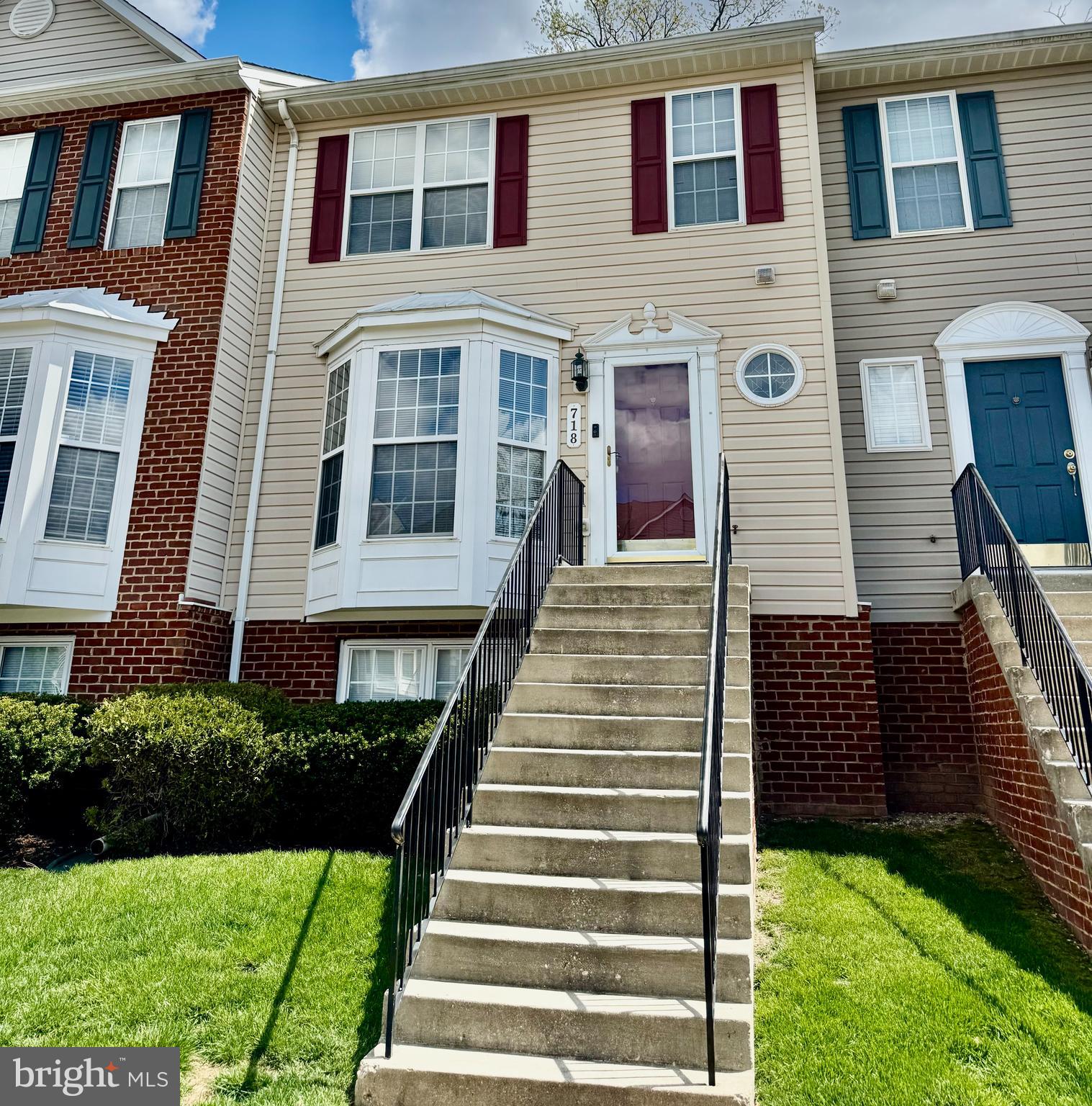 A beautifully maintained 2.5 Story 3 Bedroom 2.5 Bathroom With Beautiful New Granite Counters, Laminate Floor On Main Level, Fresh Carpet And Blinds Throughout. Step inside to townhome living and discover a spacious layout perfect for modern living. This home offers large windows, modern finishes and ample natural light. Locate din a well-kept neighborhood.