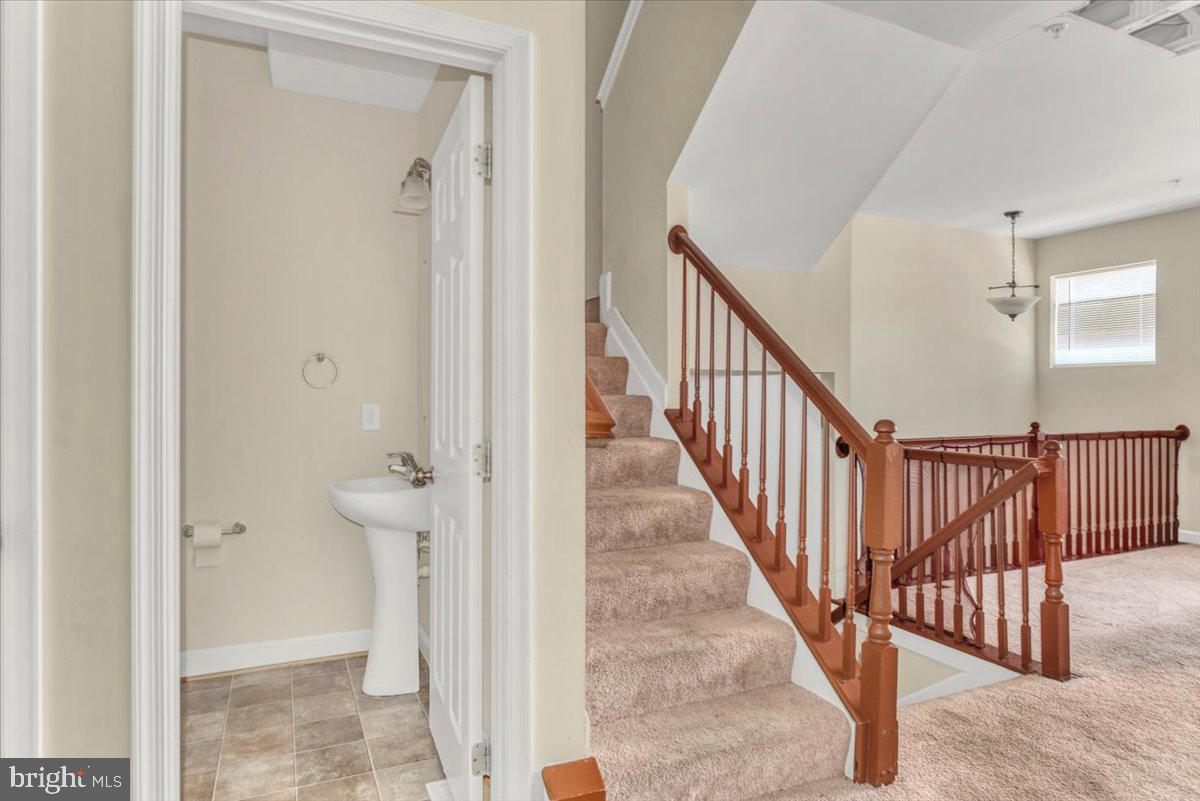 OAK TREE LANDING - Residential