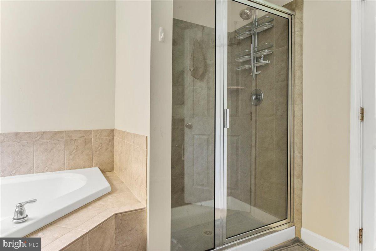 OAK TREE LANDING - Residential