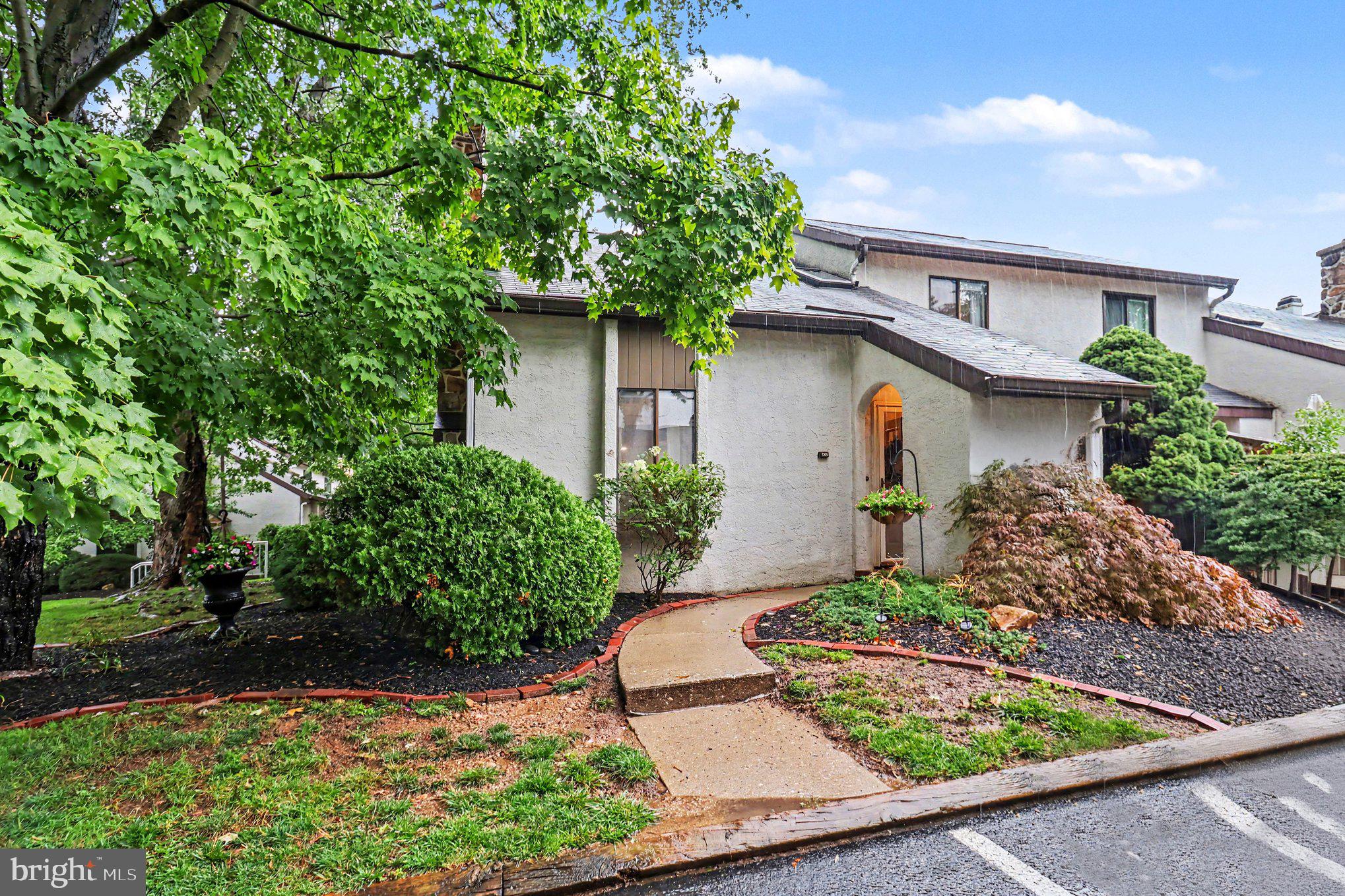 136 PINECREST LANE