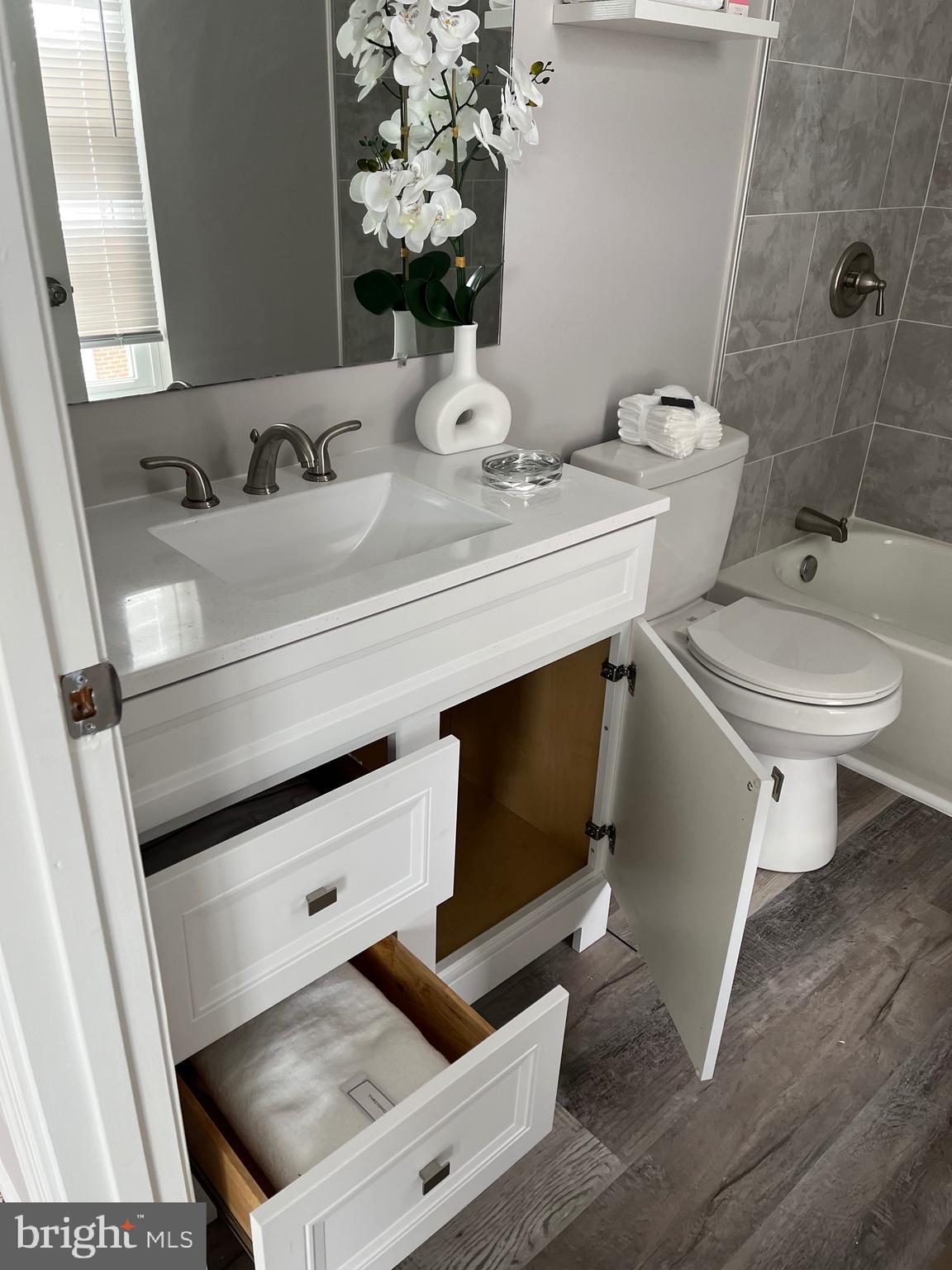 JACKSONS RIDGE CONDOS - Residential