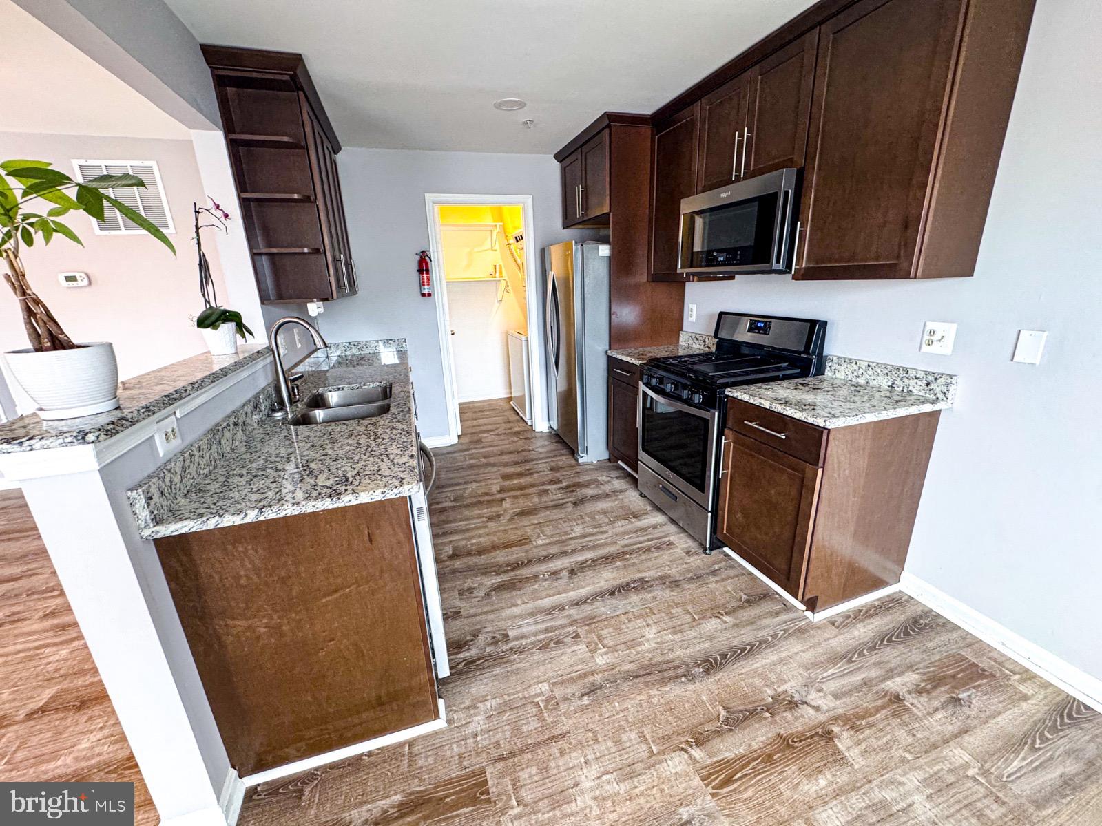 JACKSONS RIDGE CONDOS - Residential