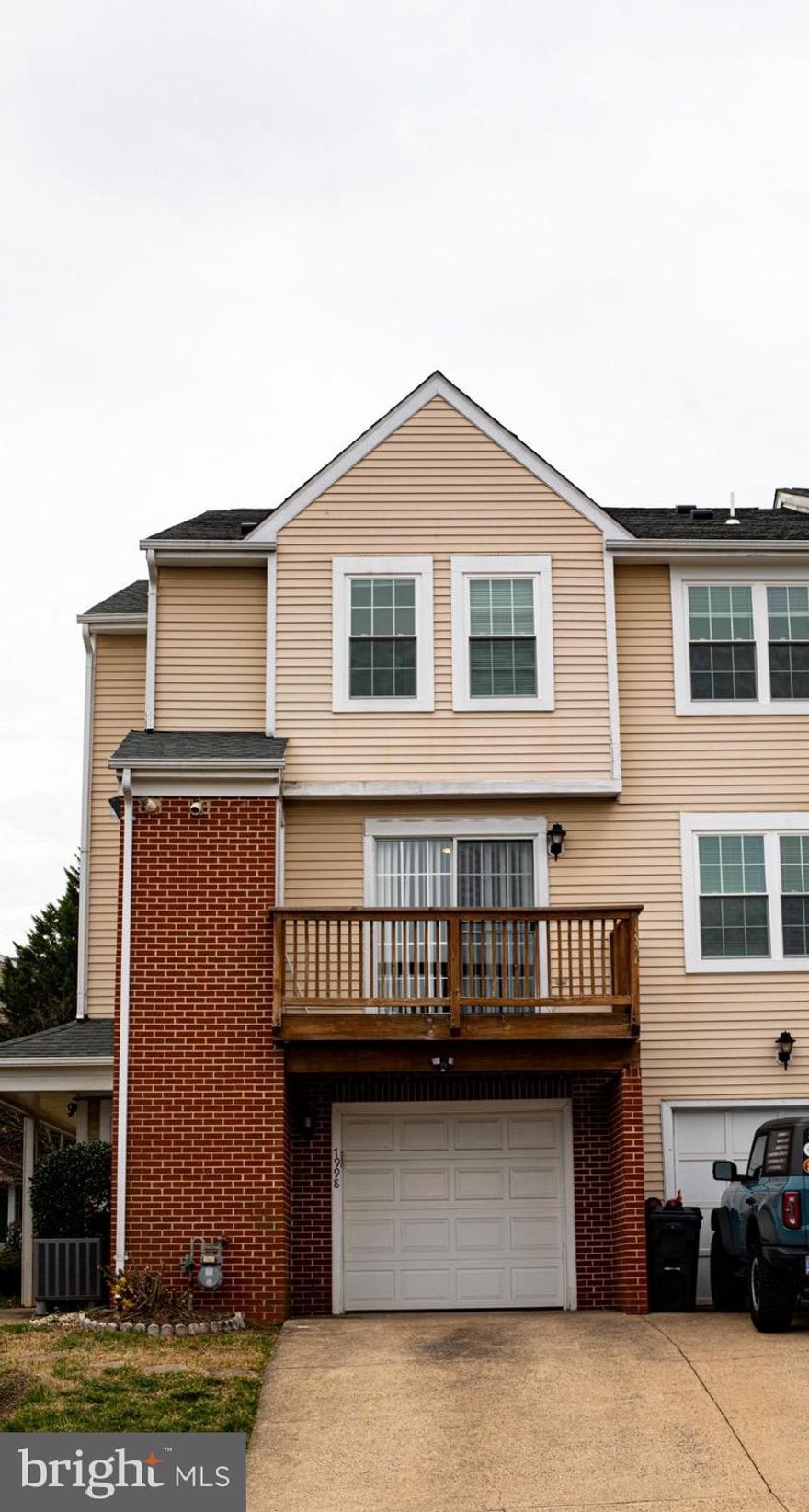 Charming & Spacious End unit home  located at the heart of Manassas. Close to I-66 and all major shopping centers. This beautiful home features 3 spacious bedrooms and 2 full baths upstairs including a primary suite with a walk-in closet, offering a comfortable and private retreat. Both bathrooms upstairs are fully remodeled with new  Aloha 60x30 Soaking Bathtubs, Sedgewood  Single Sink Bath Vanity  in White with Arctic Solid Surface Top (48” & 36”), new lighting, new flooring. All new carpeting upstairs.
The main floor boast a generous open concept living space, perfect for entertainment  or relaxing along with a convenient half bath.  A bright and airy kitchen,  featuring sleek stainless steel appliances, ample counter space flows seamlessly into the dining area, creating a warm and inviting atmosphere. With large windows throughout, the home is filled with natural lights, enhancing its welcoming charm. Freshly painted, this home feels modern and refreshed. Don't missed this incredible opportunity to own a well-designed home with plenty of space for modern living. No sign on property.