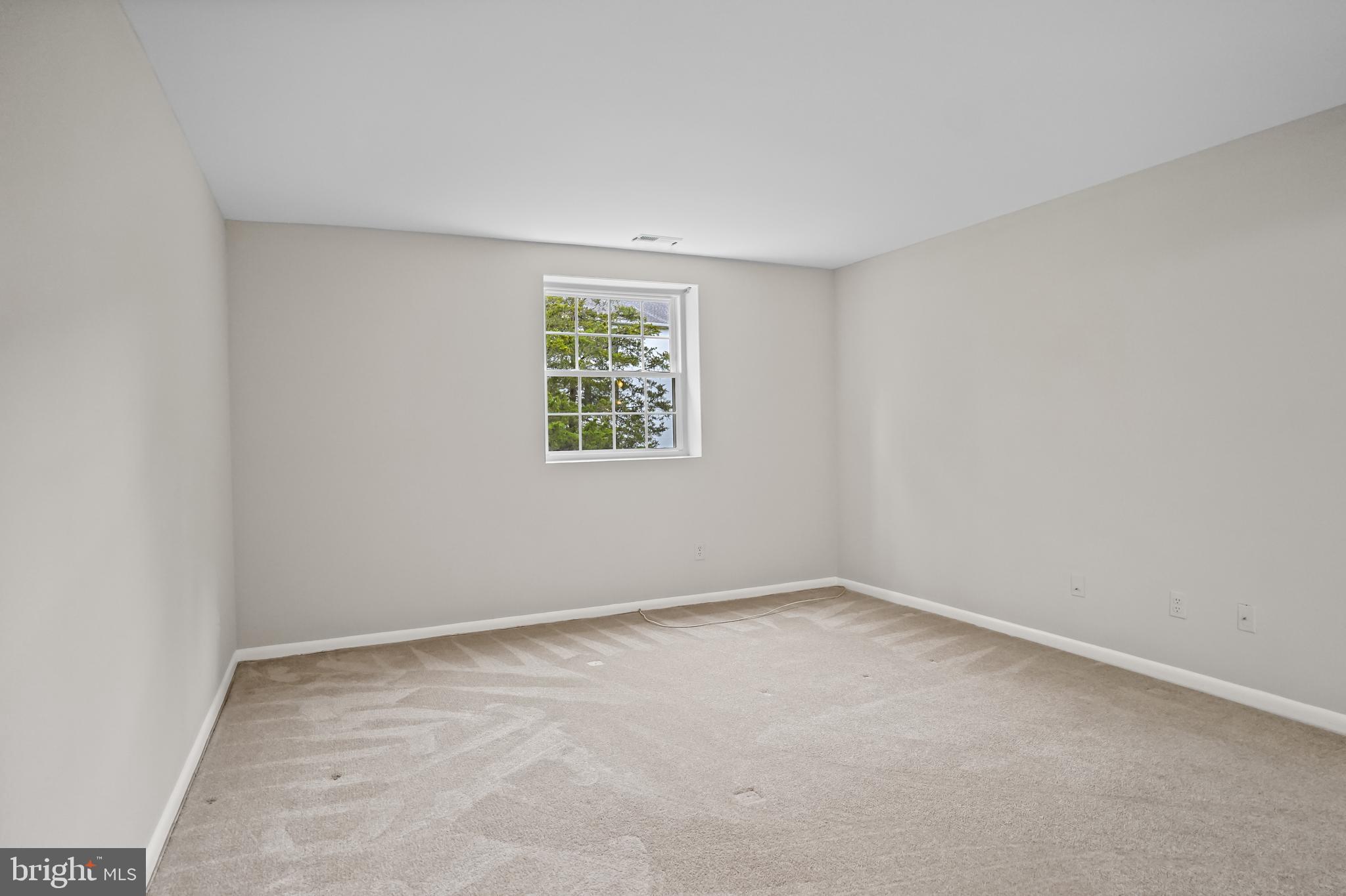 HOLLY HALL - Residential