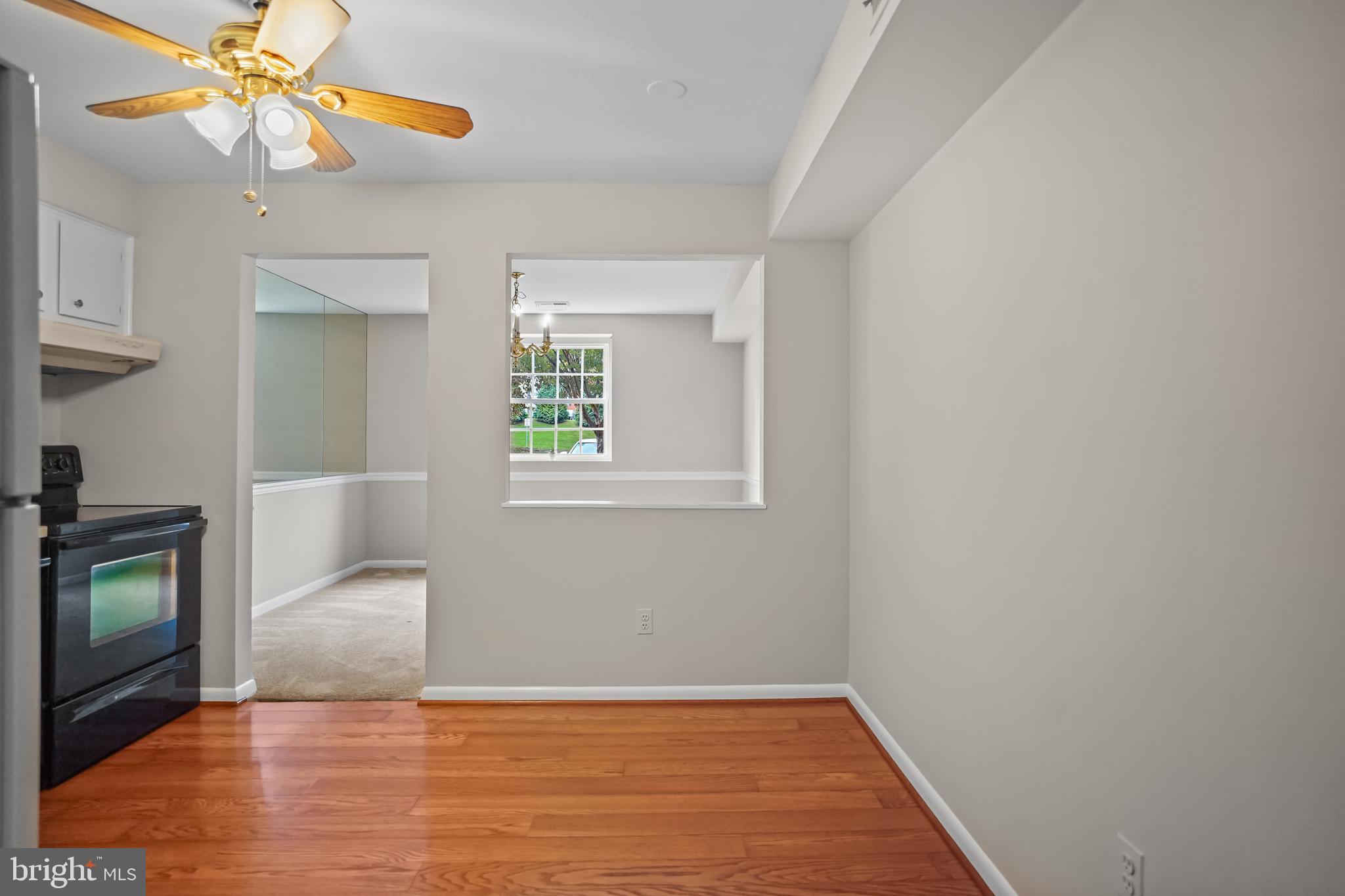 HOLLY HALL - Residential