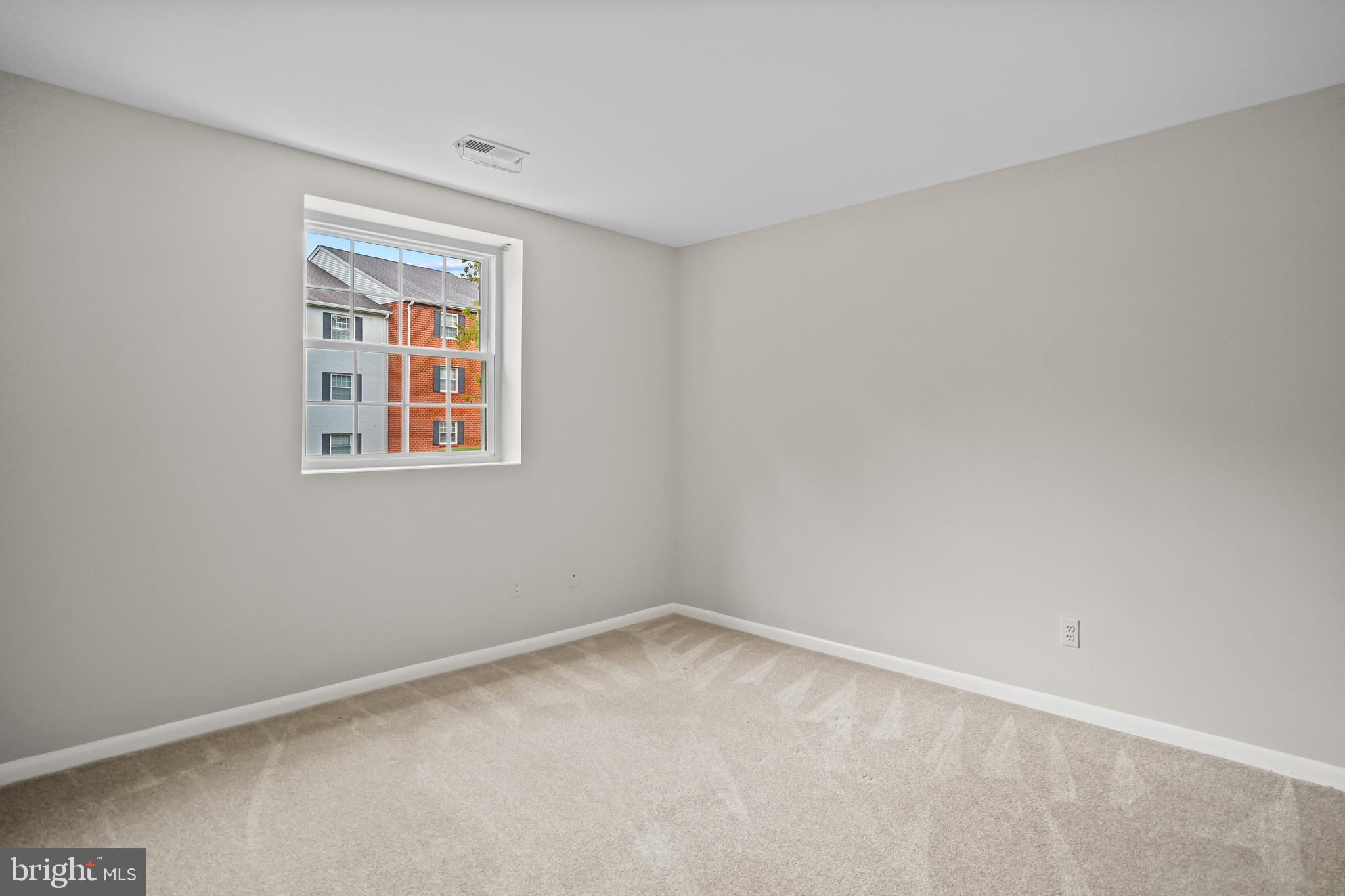 HOLLY HALL - Residential