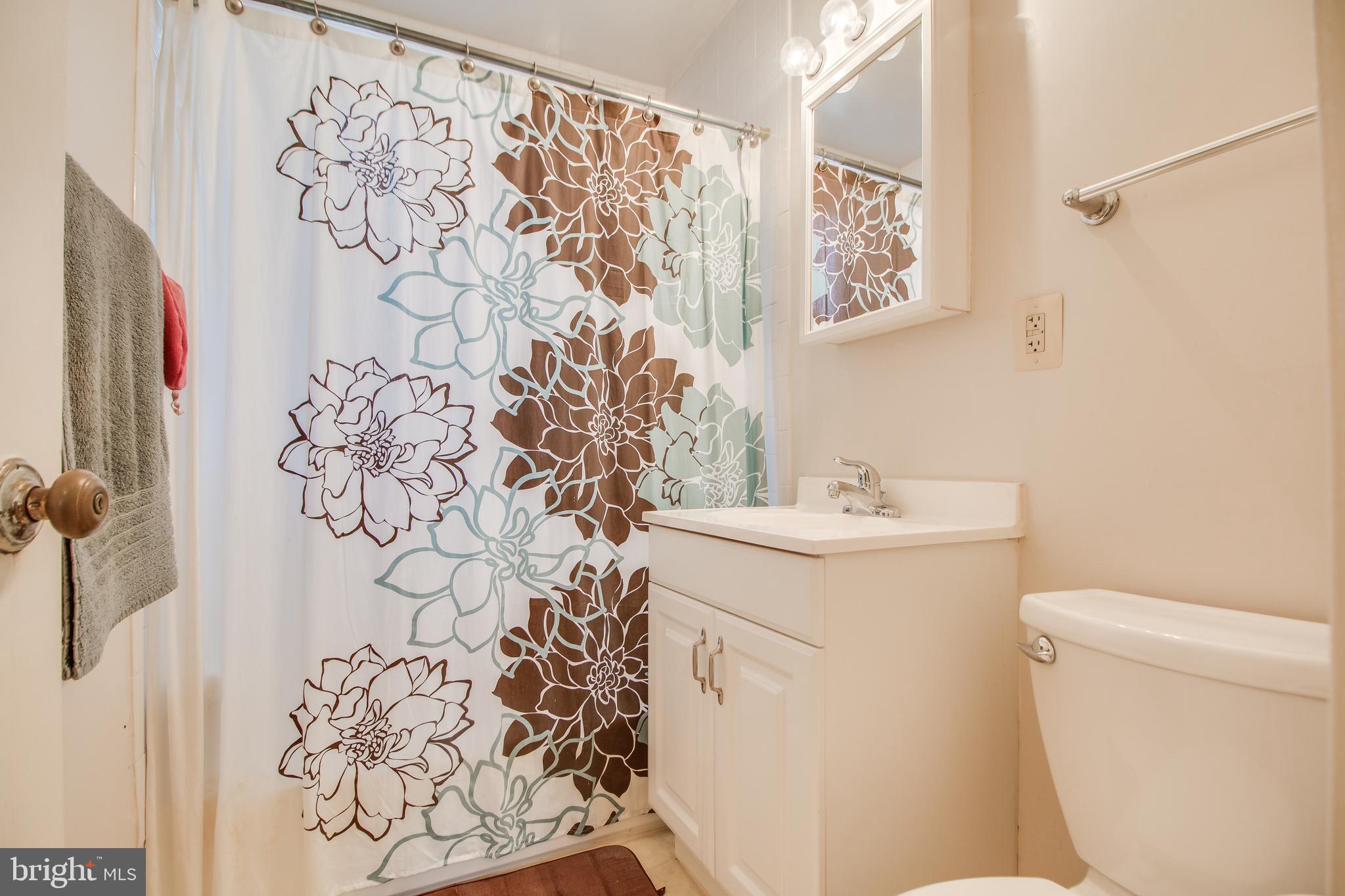 ARLINGTON OAKS - Residential