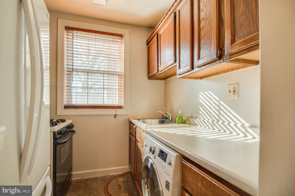 ARLINGTON OAKS - Residential