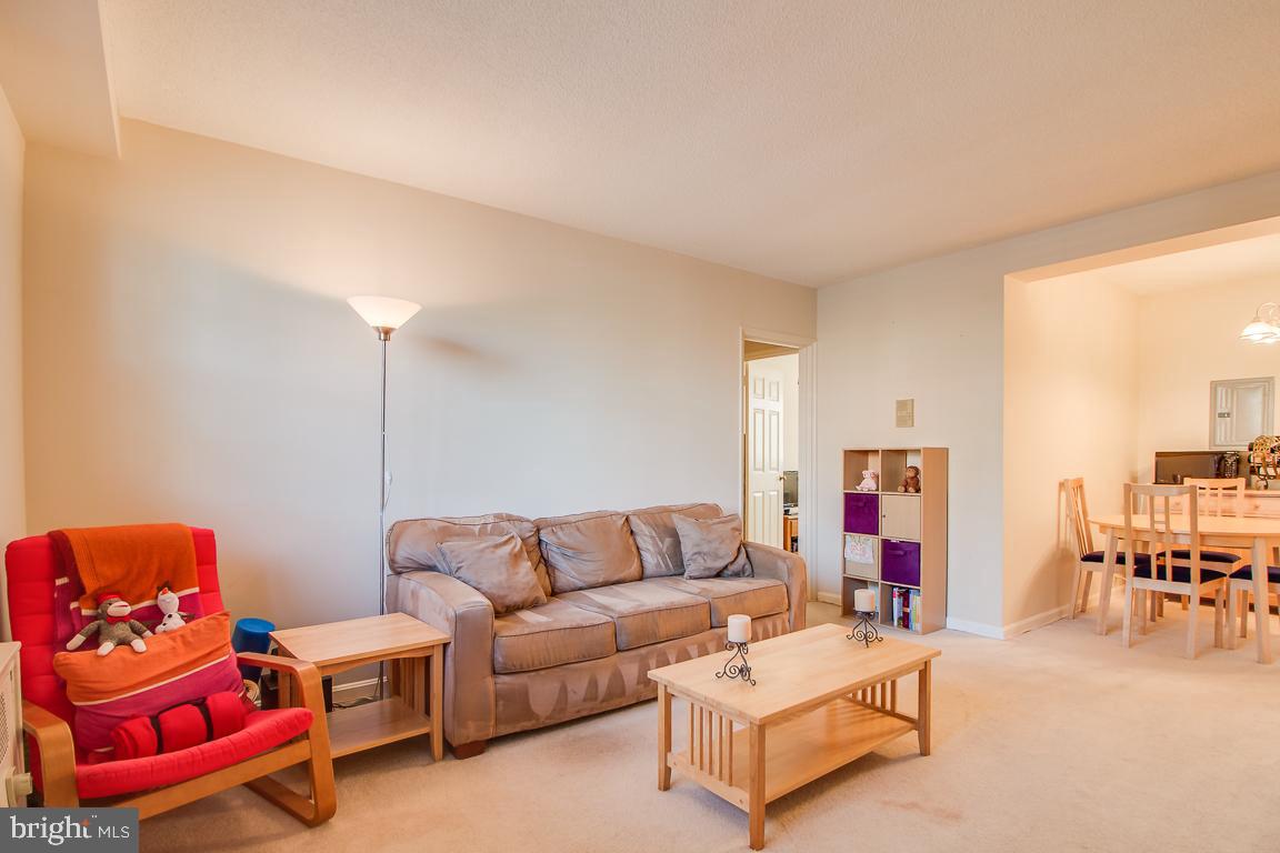 ARLINGTON OAKS - Residential