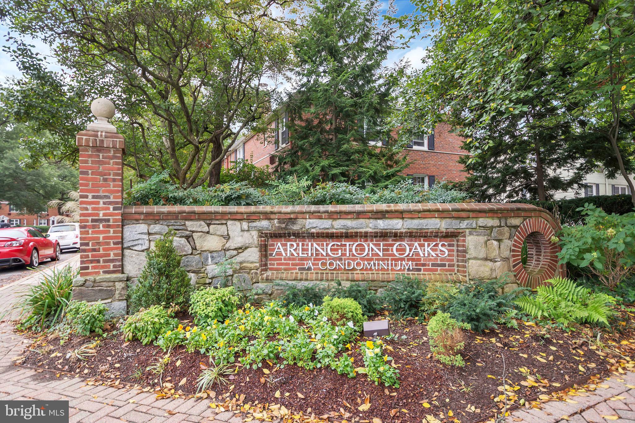 ARLINGTON OAKS - Residential