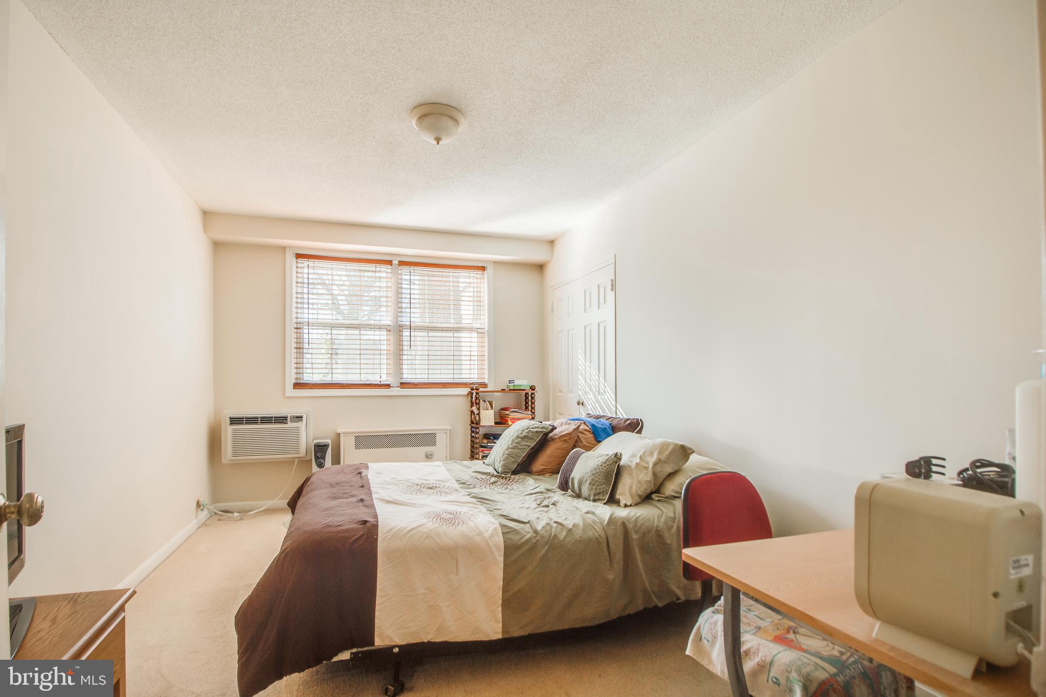 ARLINGTON OAKS - Residential