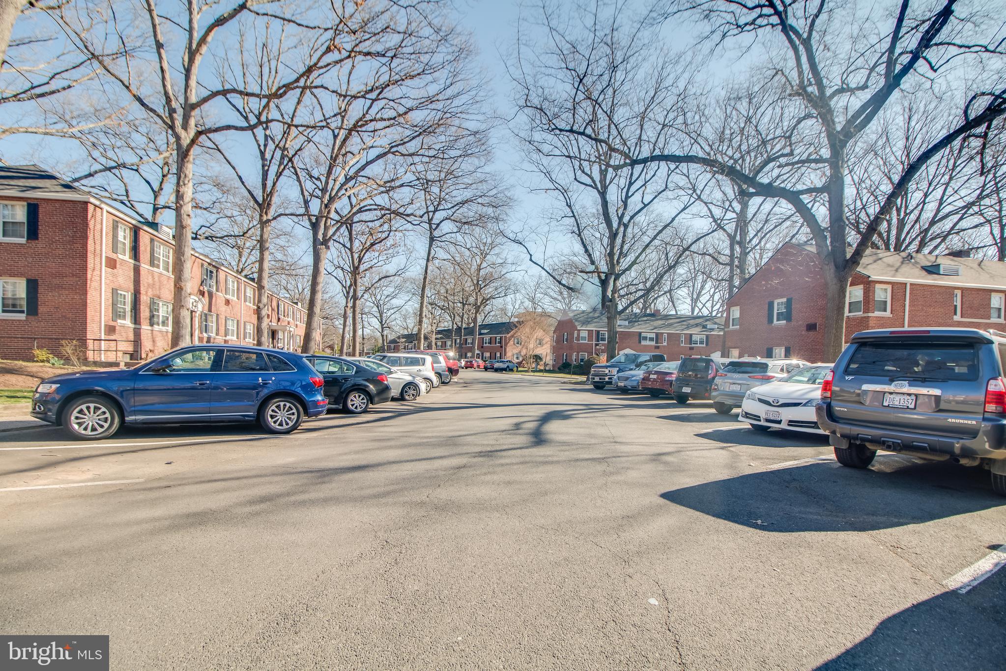 ARLINGTON OAKS - Residential