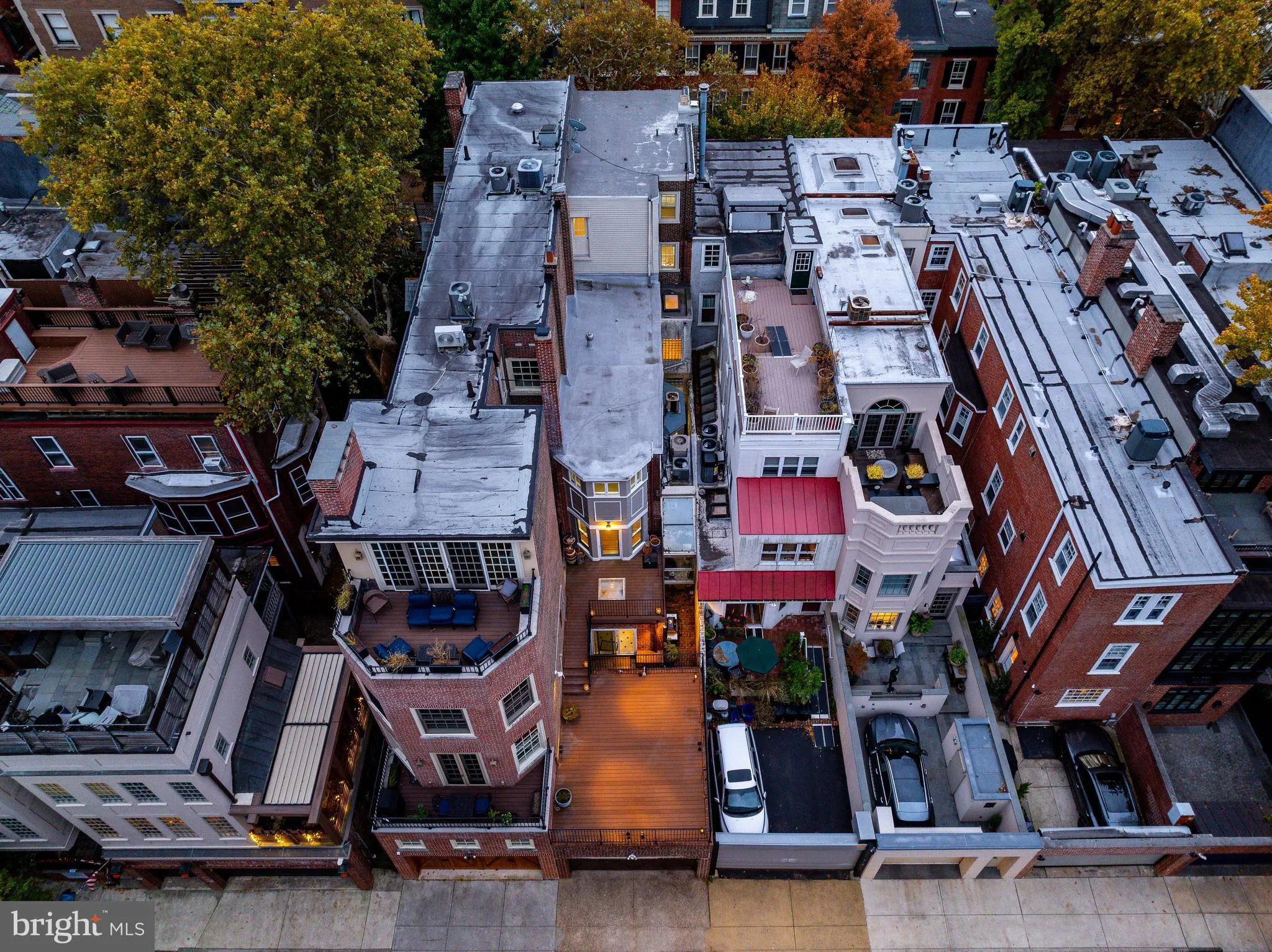 Philadelphia, Pennsylvania 19103, United States, 5 Bedrooms Bedrooms, ,5 BathroomsBathrooms,Residential,Active,237009