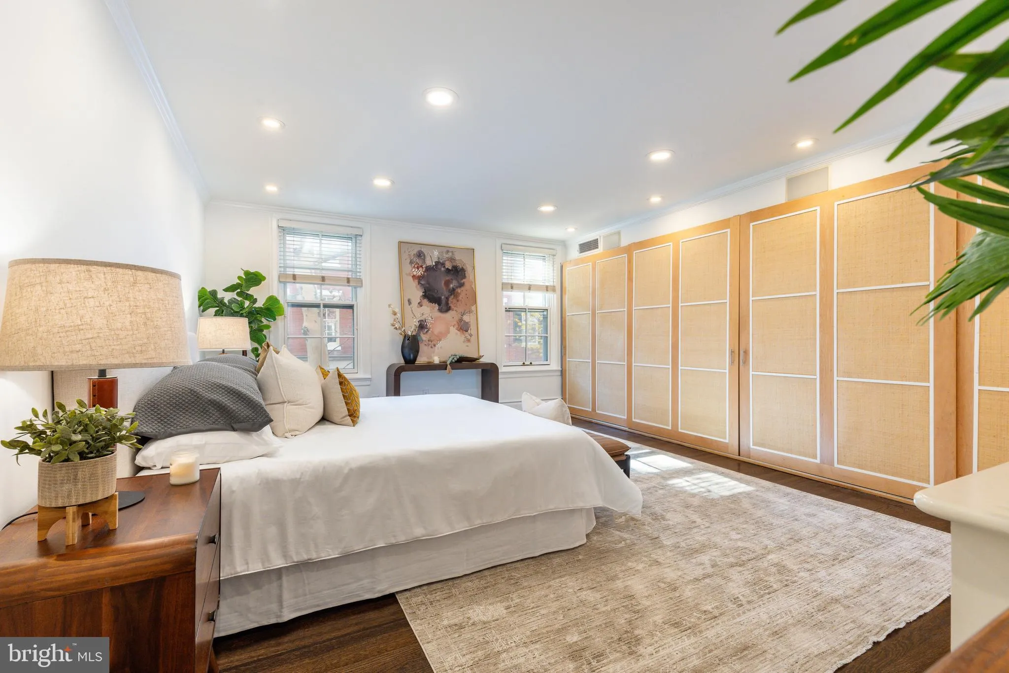 Philadelphia, Pennsylvania 19103, United States, 5 Bedrooms Bedrooms, ,5 BathroomsBathrooms,Residential,Active,237009