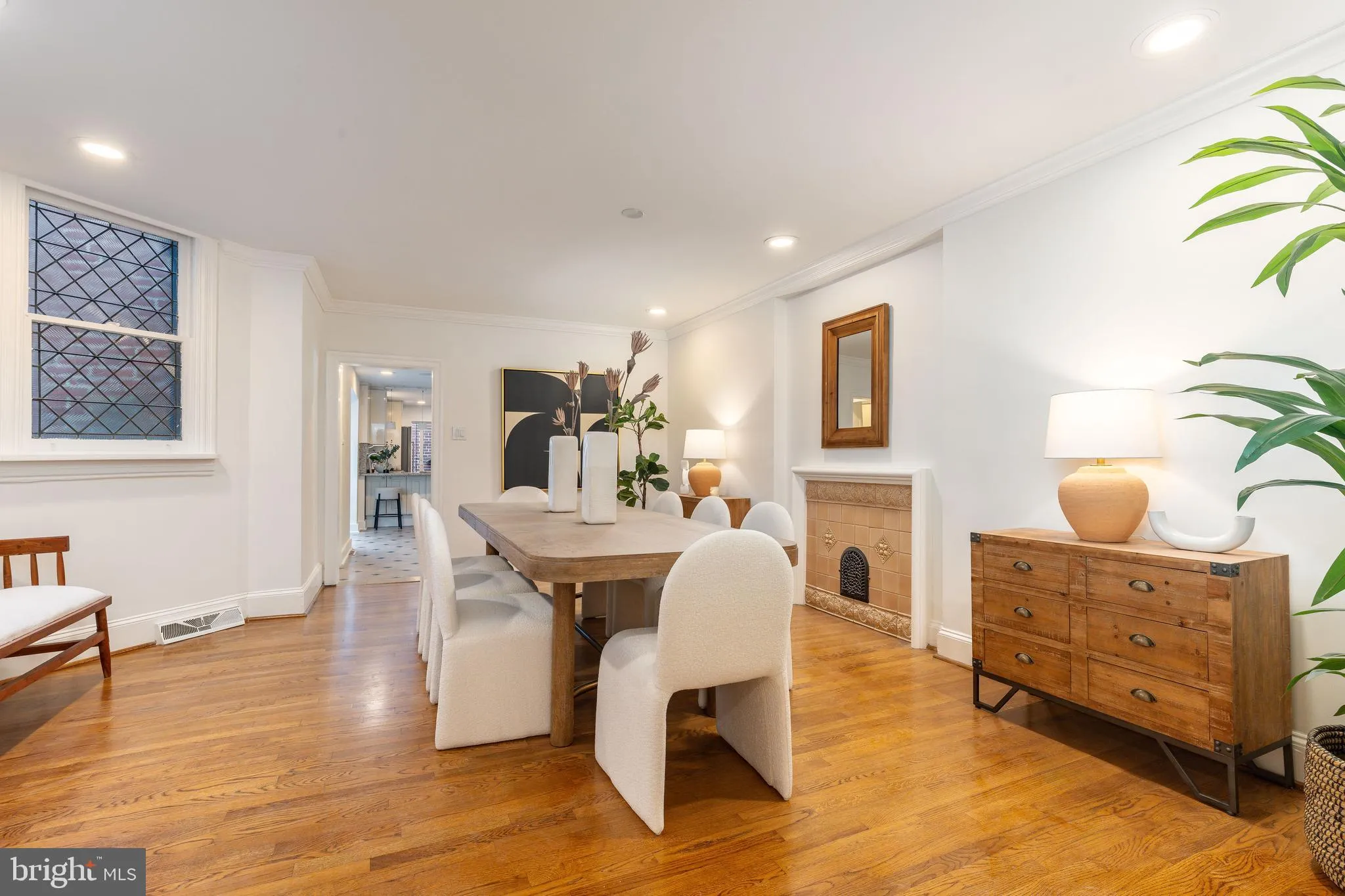 Philadelphia, Pennsylvania 19103, United States, 5 Bedrooms Bedrooms, ,5 BathroomsBathrooms,Residential,Active,237009