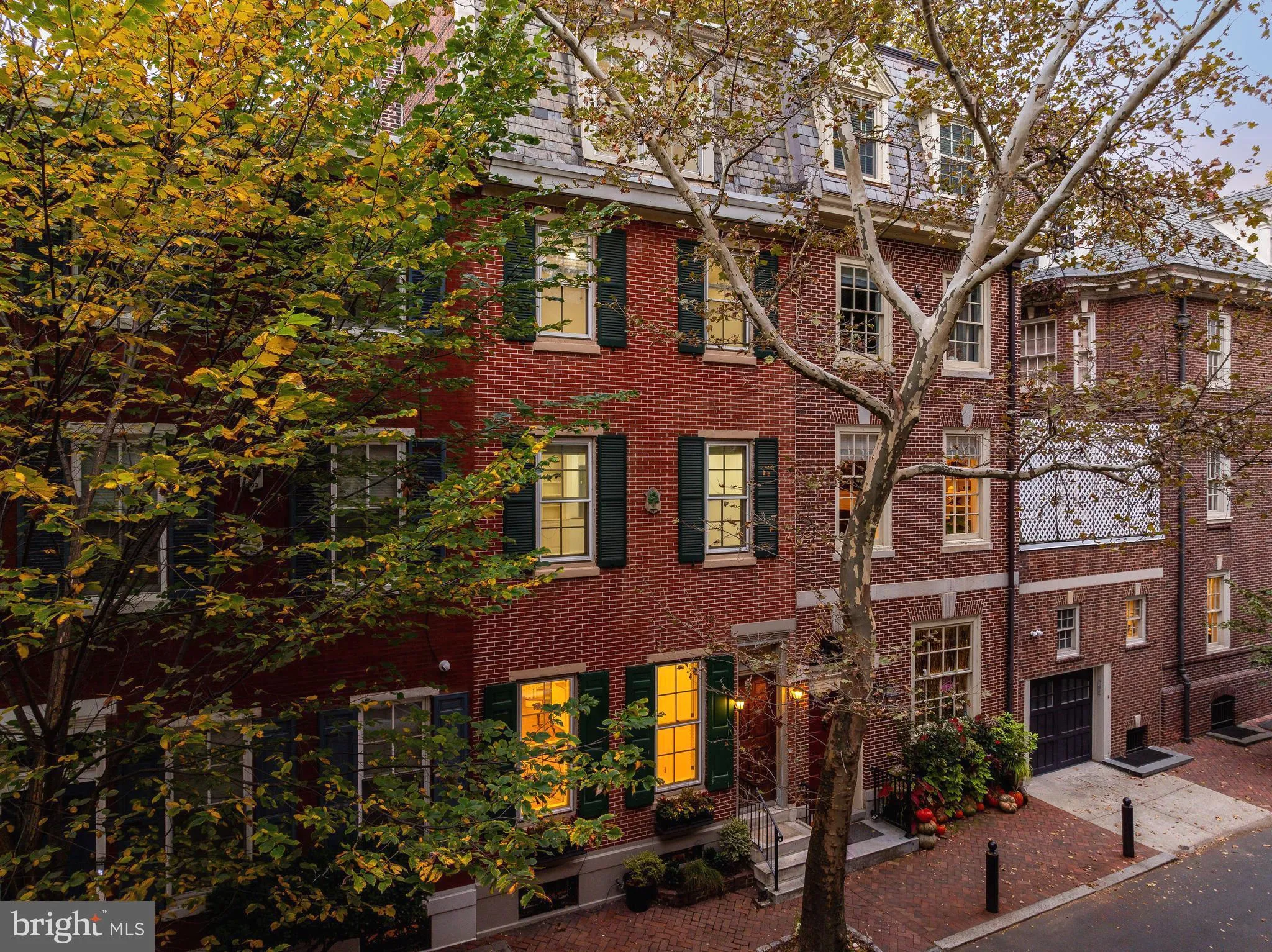 Philadelphia, Pennsylvania 19103, United States, 5 Bedrooms Bedrooms, ,5 BathroomsBathrooms,Residential,Active,237009