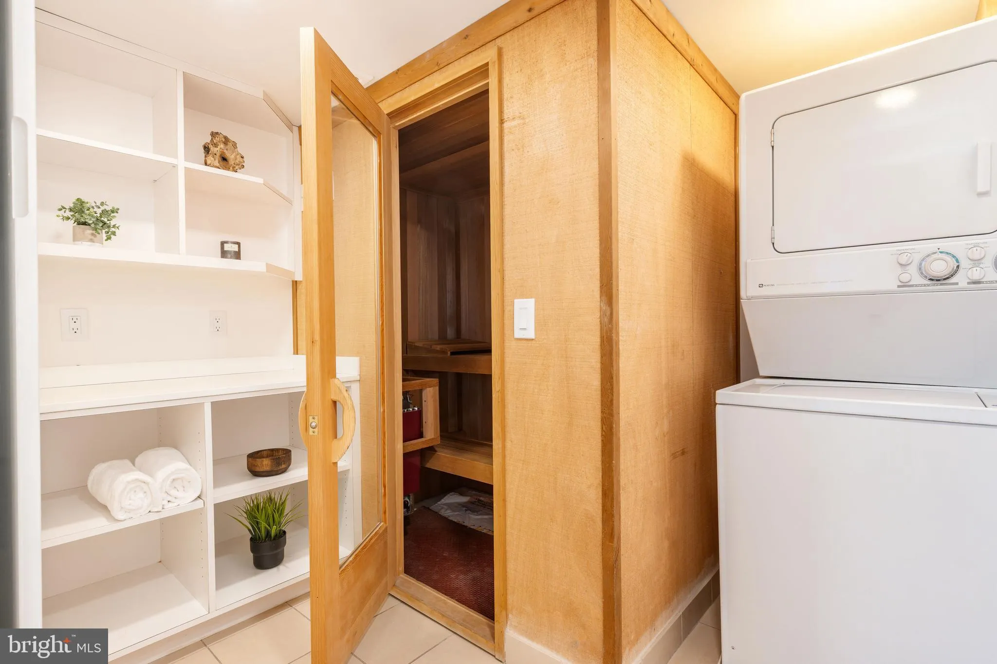 Philadelphia, Pennsylvania 19103, United States, 5 Bedrooms Bedrooms, ,5 BathroomsBathrooms,Residential,Active,237009