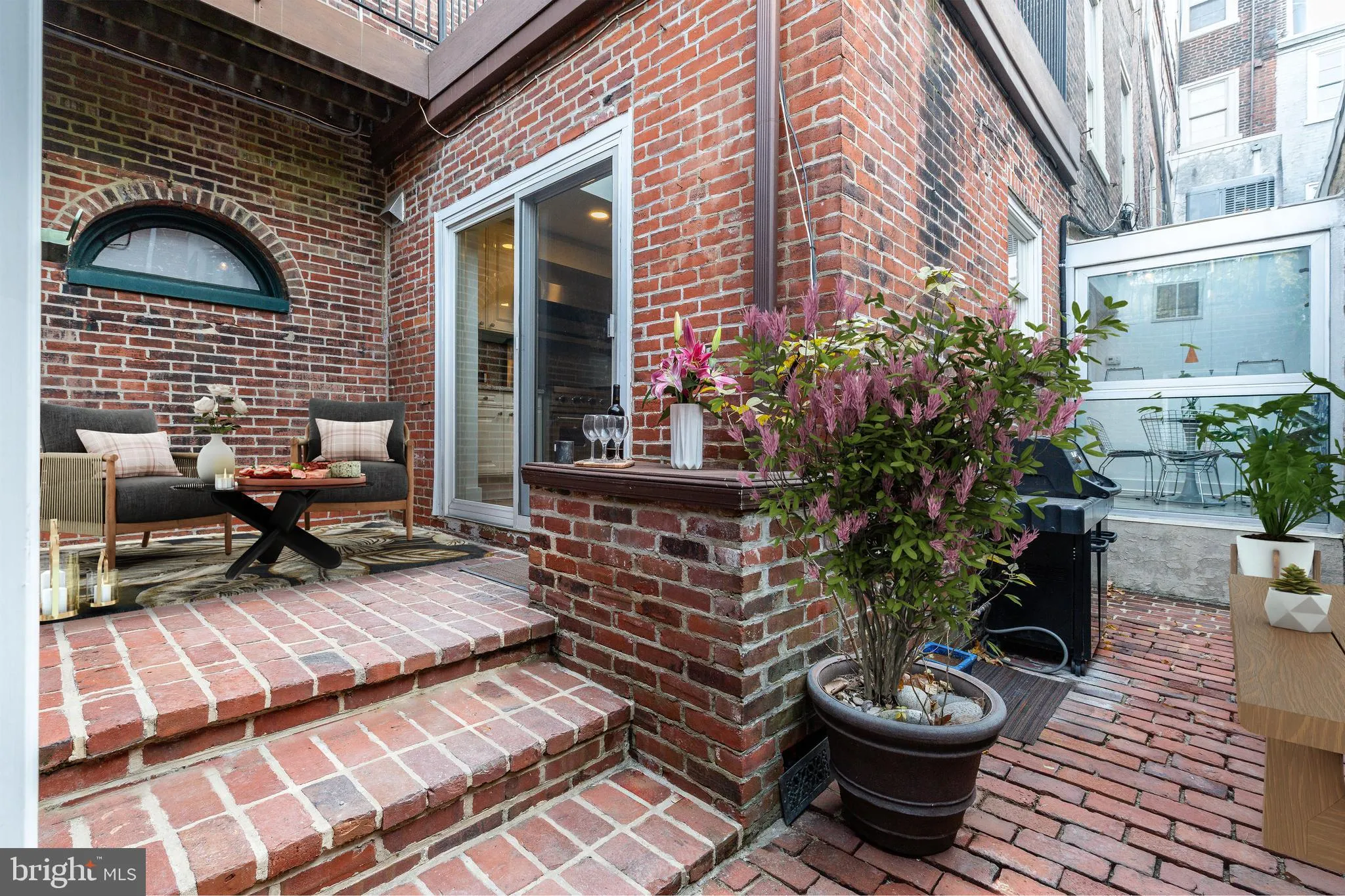 Philadelphia, Pennsylvania 19103, United States, 5 Bedrooms Bedrooms, ,5 BathroomsBathrooms,Residential,Active,237009