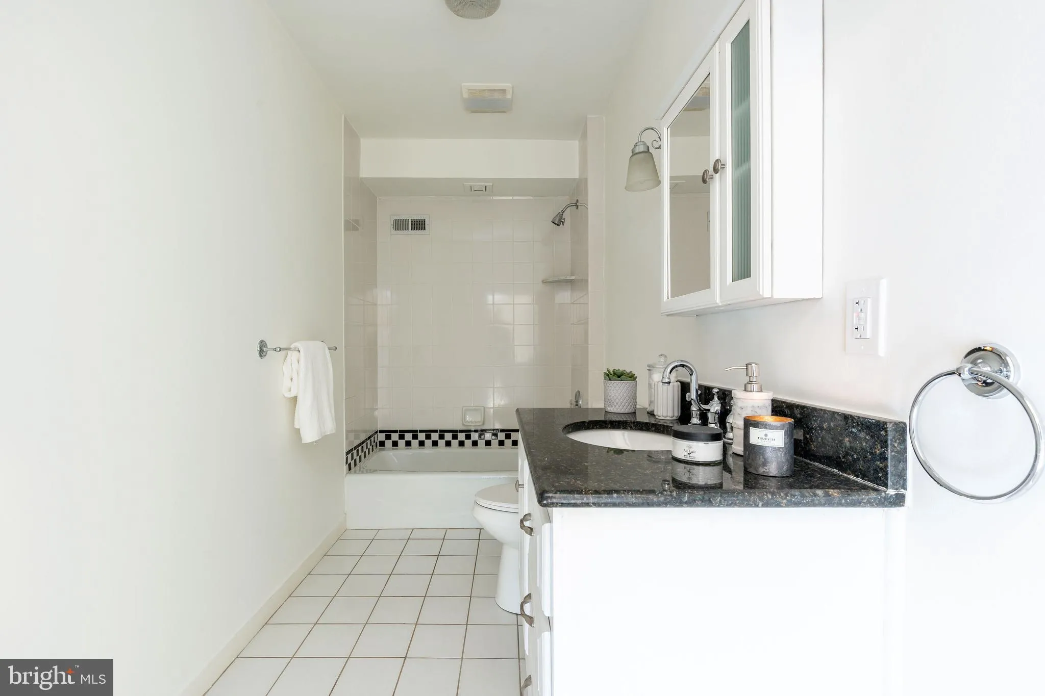 Philadelphia, Pennsylvania 19103, United States, 5 Bedrooms Bedrooms, ,5 BathroomsBathrooms,Residential,Active,237009