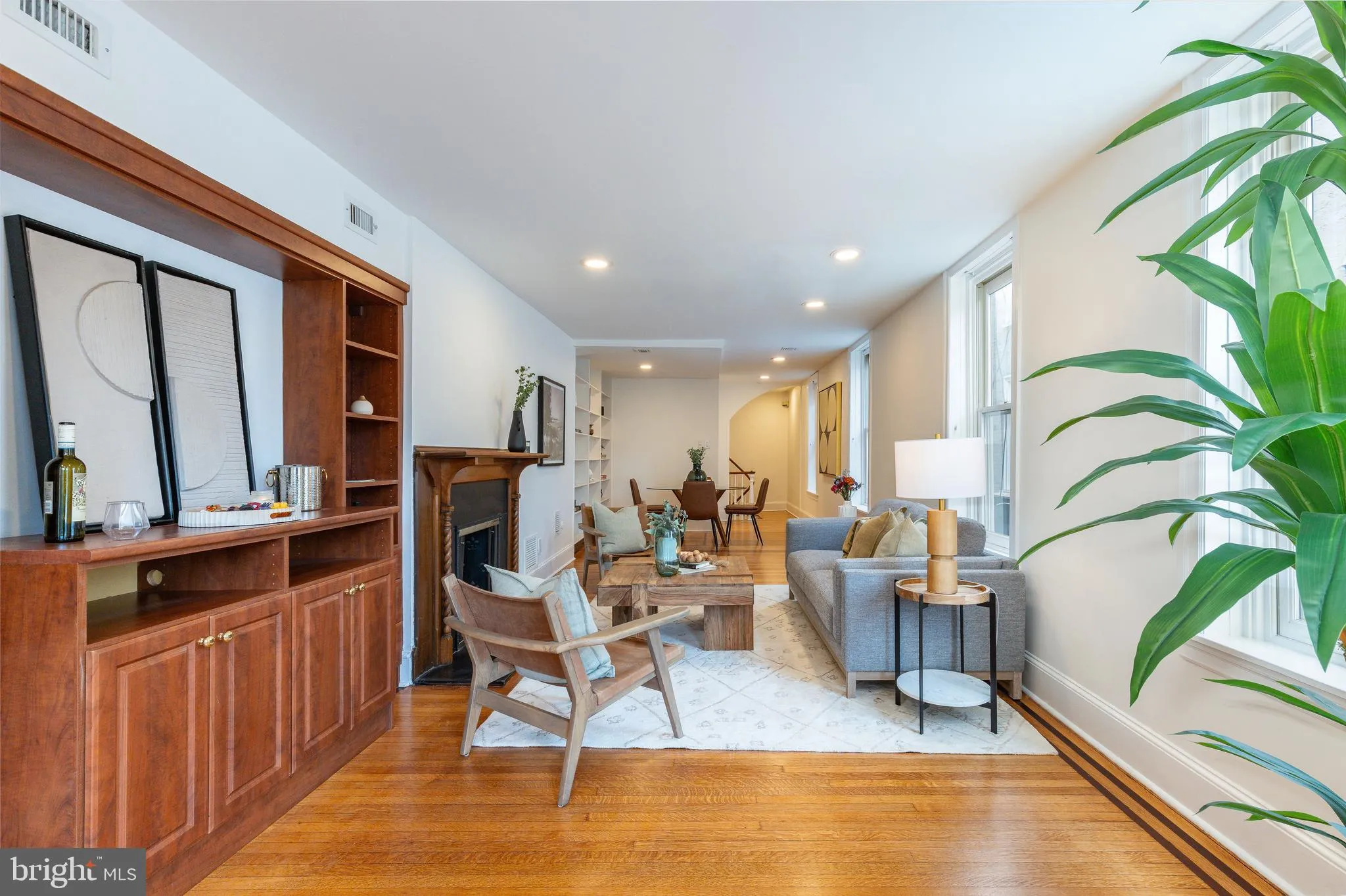 Philadelphia, Pennsylvania 19103, United States, 5 Bedrooms Bedrooms, ,5 BathroomsBathrooms,Residential,Active,237009