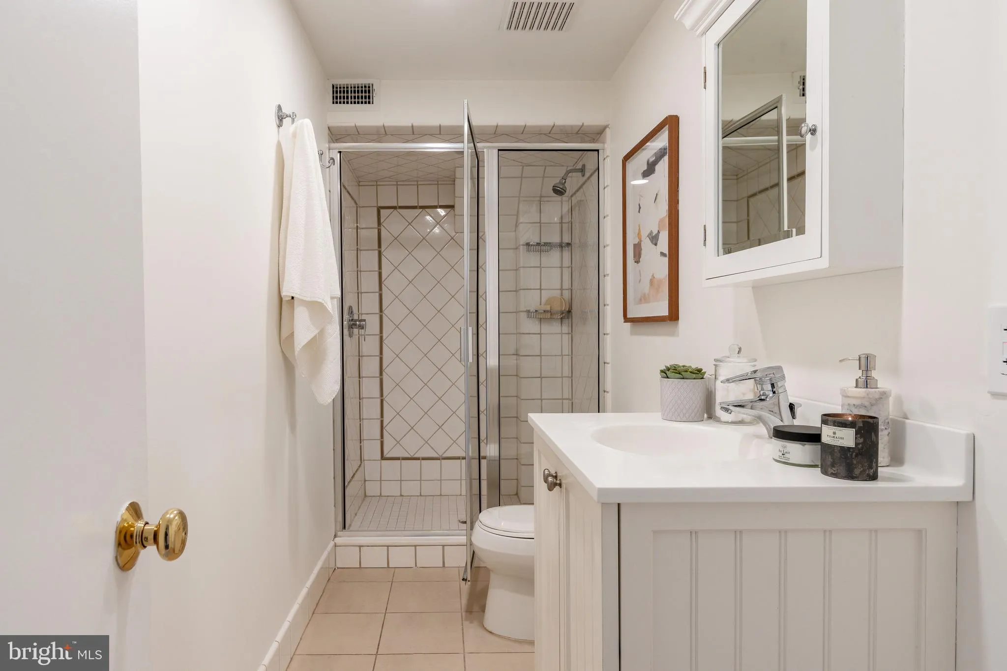 Philadelphia, Pennsylvania 19103, United States, 5 Bedrooms Bedrooms, ,5 BathroomsBathrooms,Residential,Active,237009