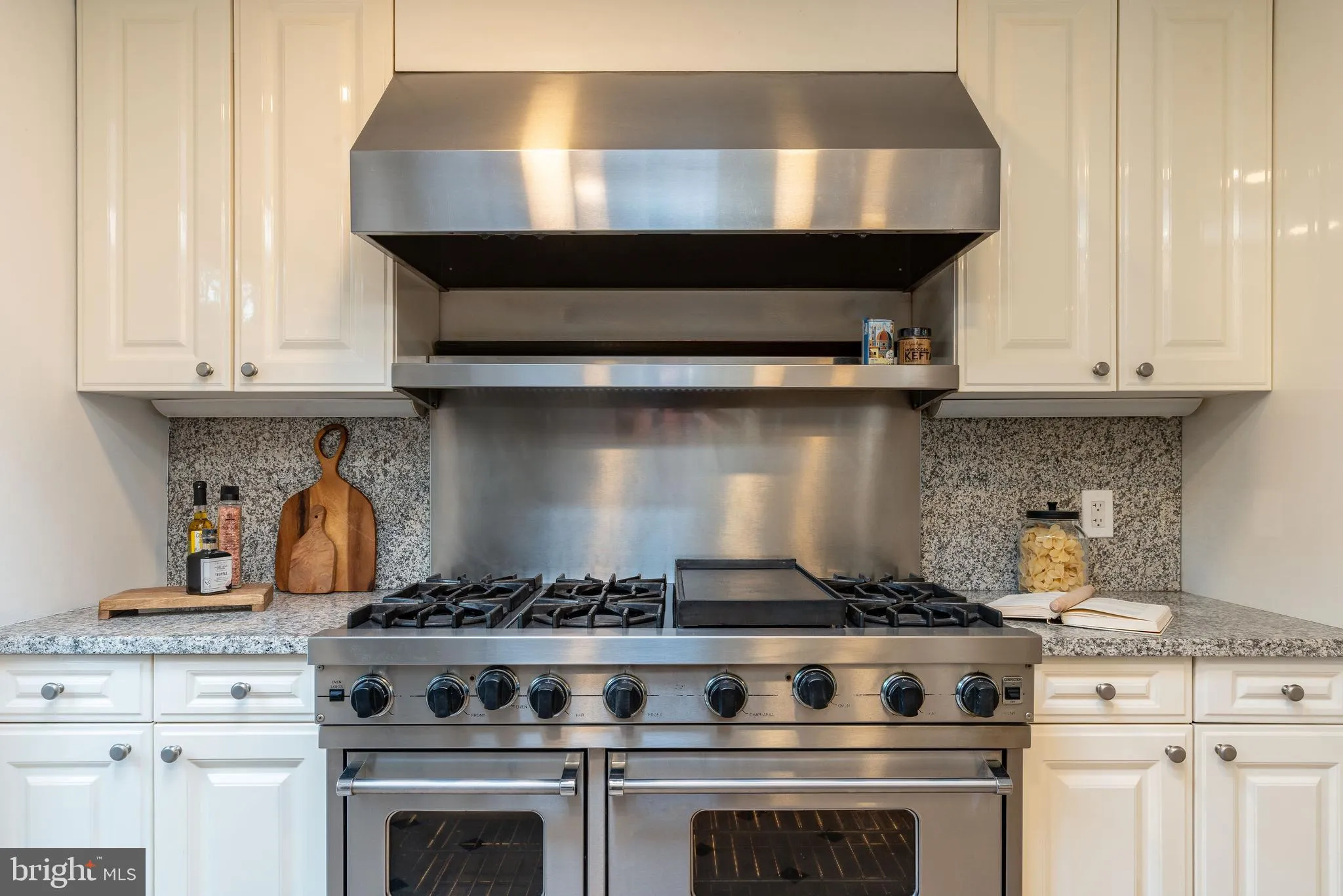 Philadelphia, Pennsylvania 19103, United States, 5 Bedrooms Bedrooms, ,5 BathroomsBathrooms,Residential,Active,237009