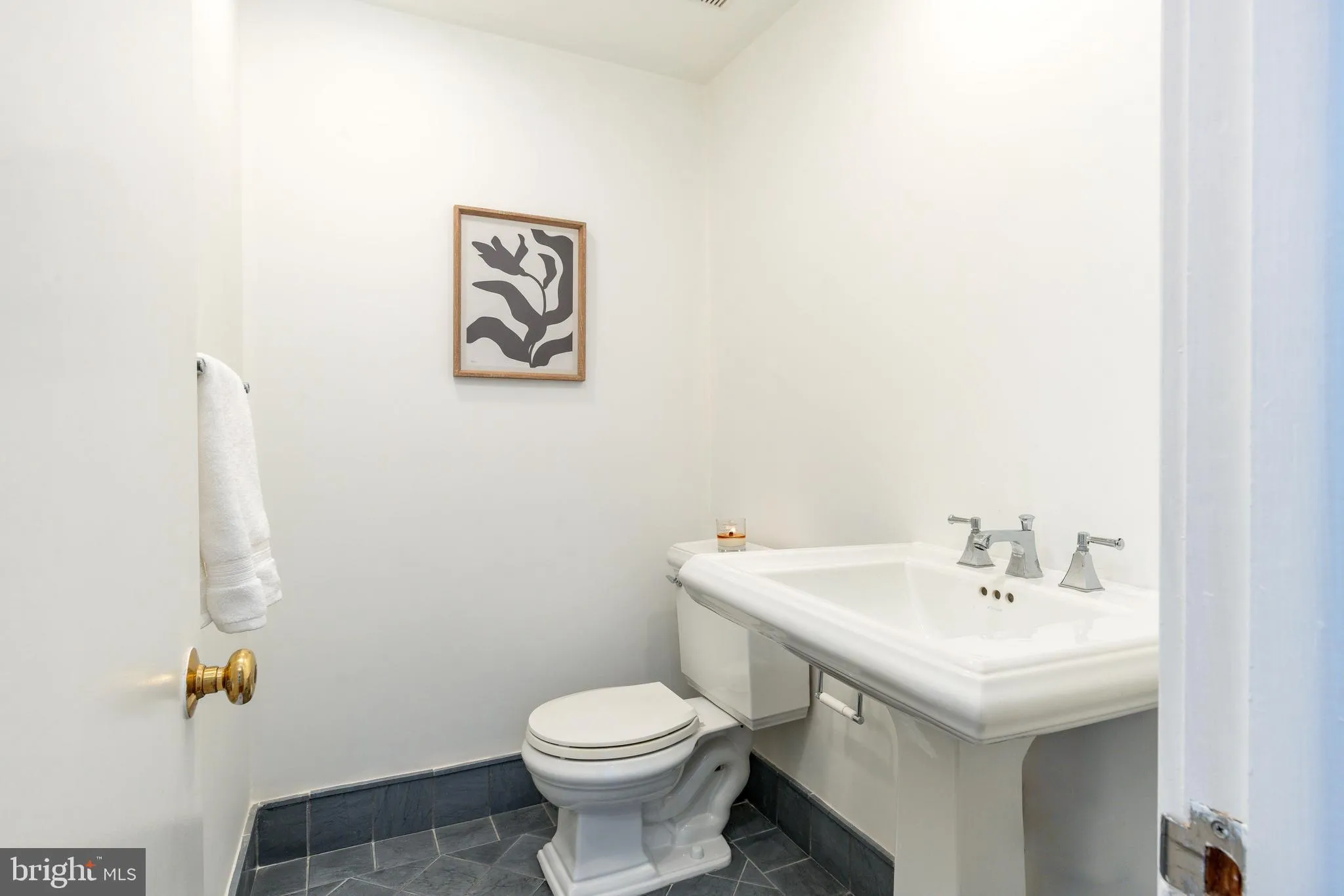 Philadelphia, Pennsylvania 19103, United States, 5 Bedrooms Bedrooms, ,5 BathroomsBathrooms,Residential,Active,237009