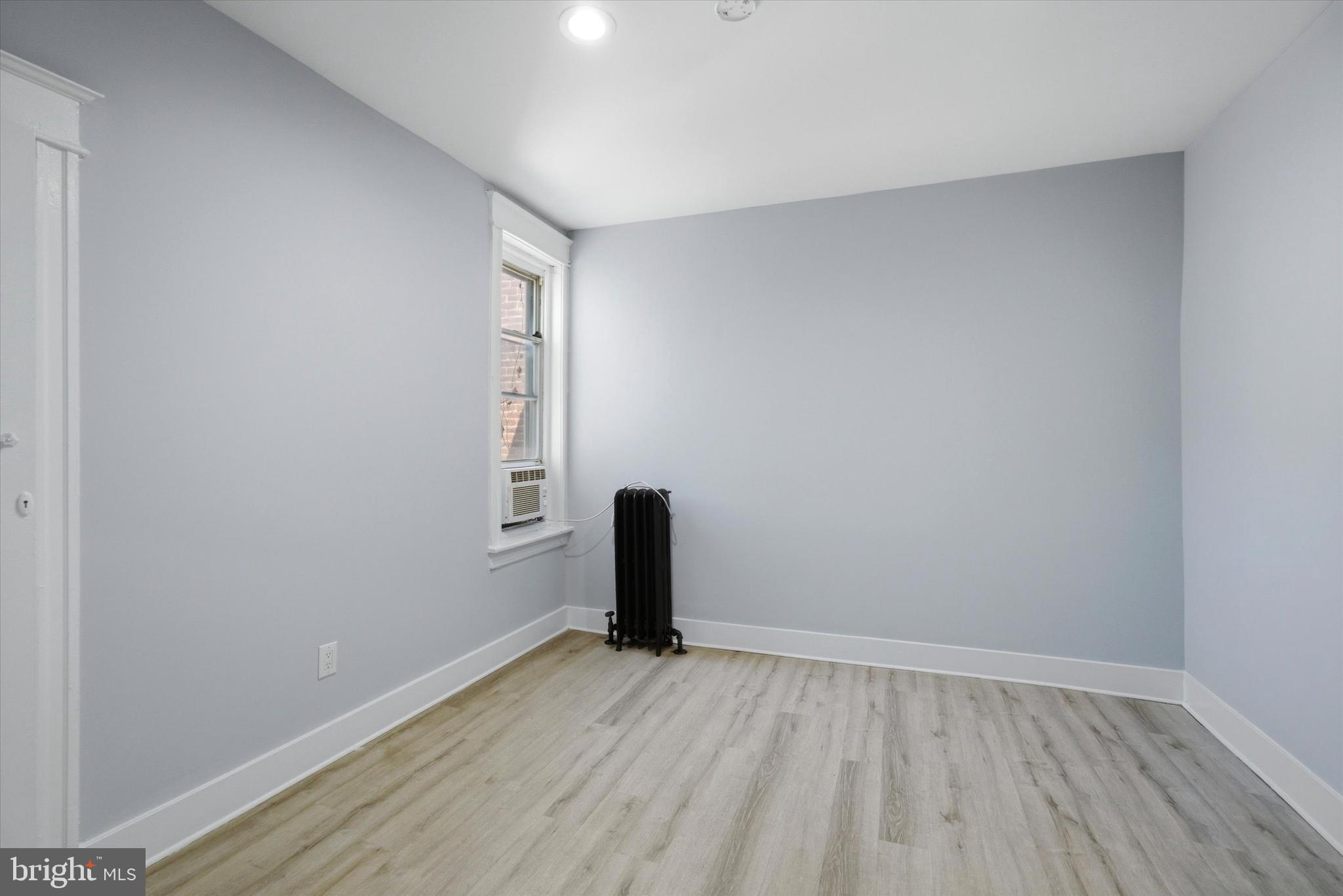 EAST OAK LANE - Residential