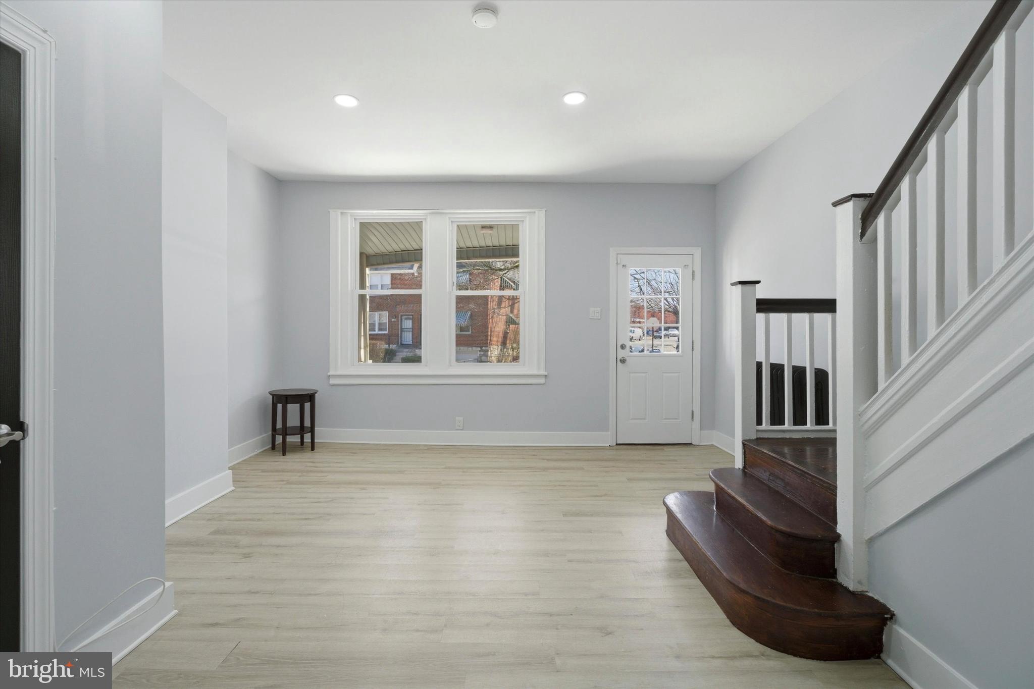 EAST OAK LANE - Residential