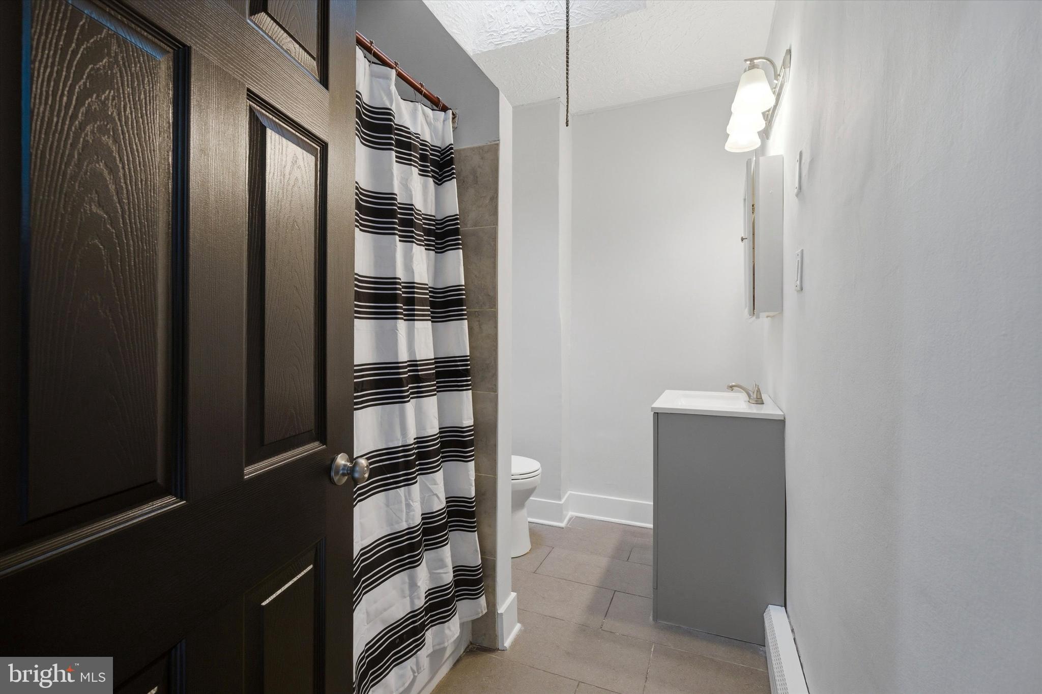 EAST OAK LANE - Residential