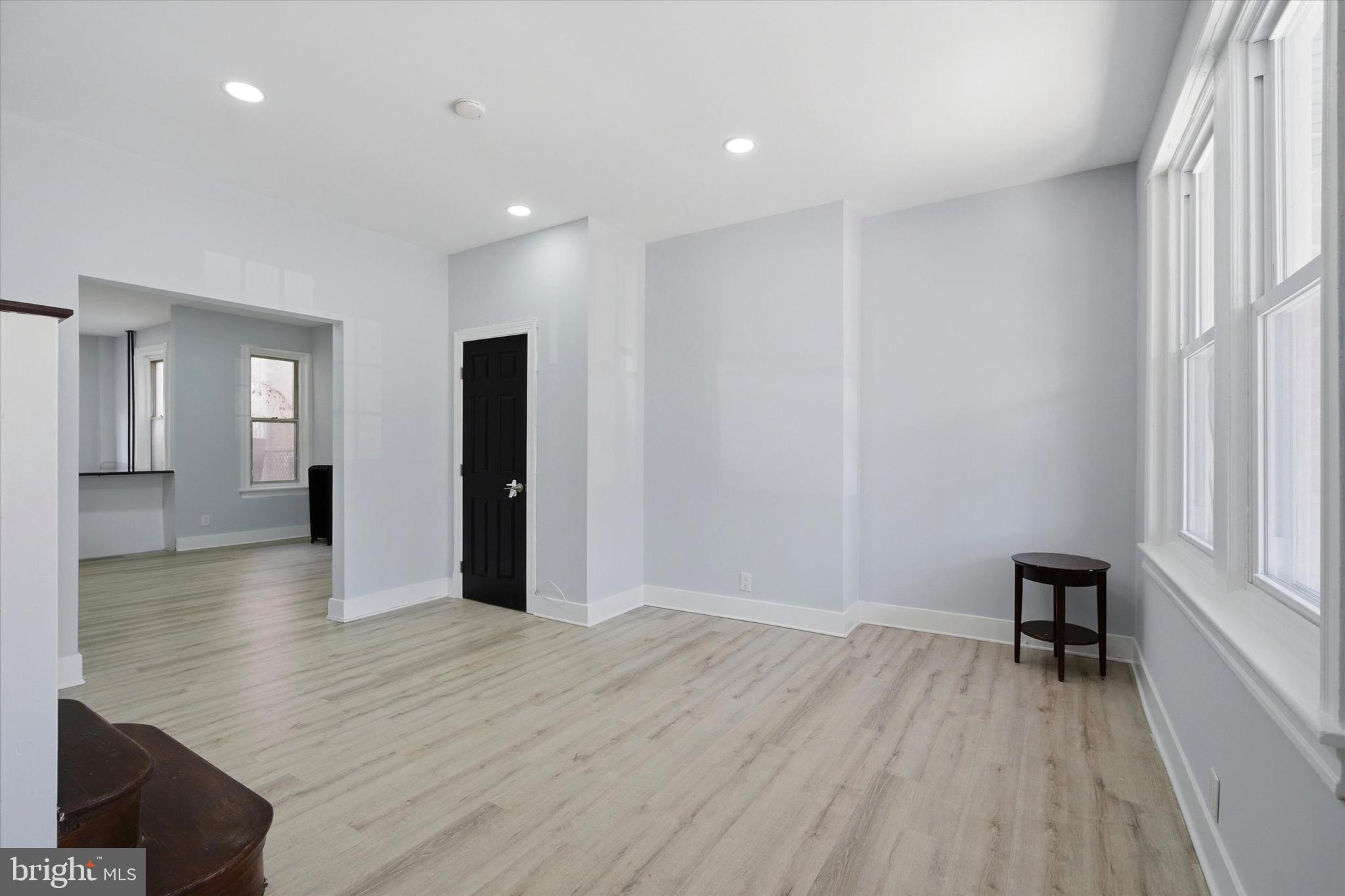 EAST OAK LANE - Residential