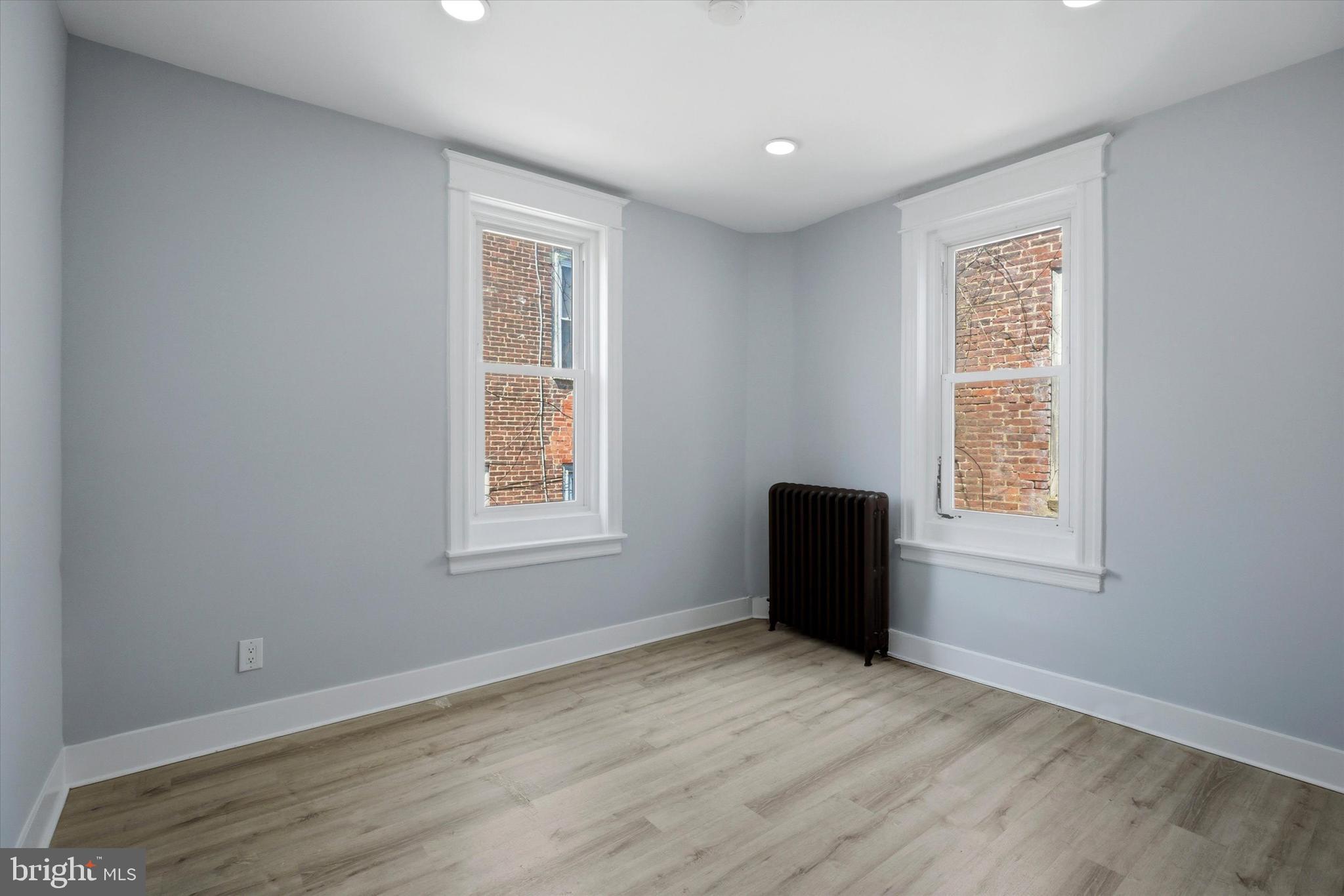 EAST OAK LANE - Residential