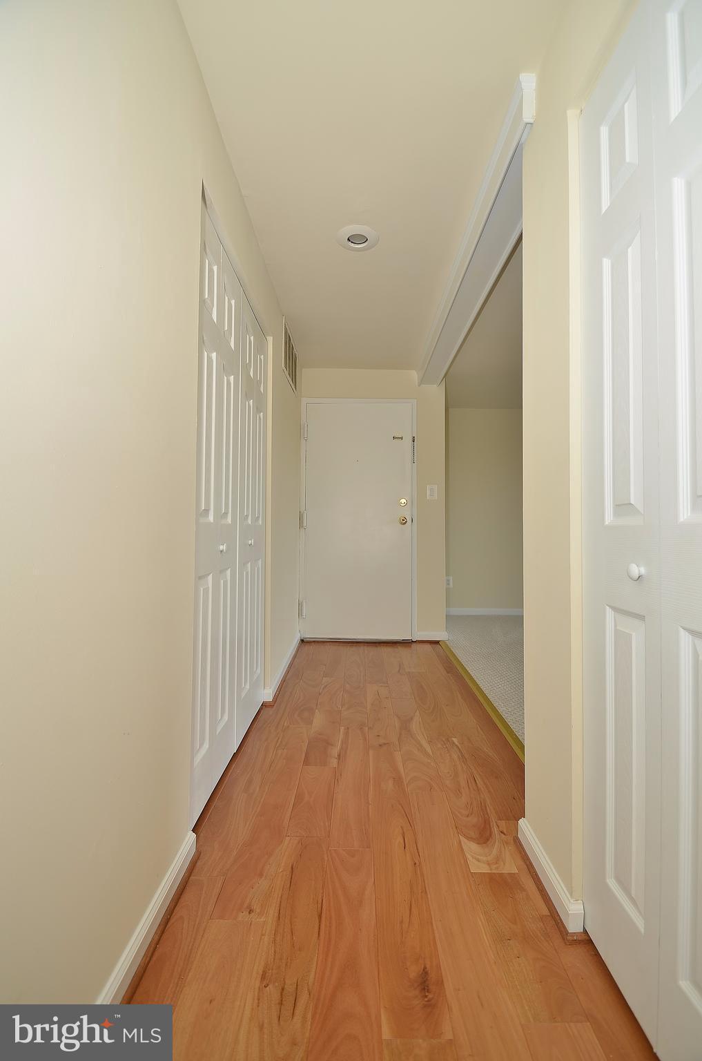 HUNTLEY SQUARE CONDOMINIUMS - Residential