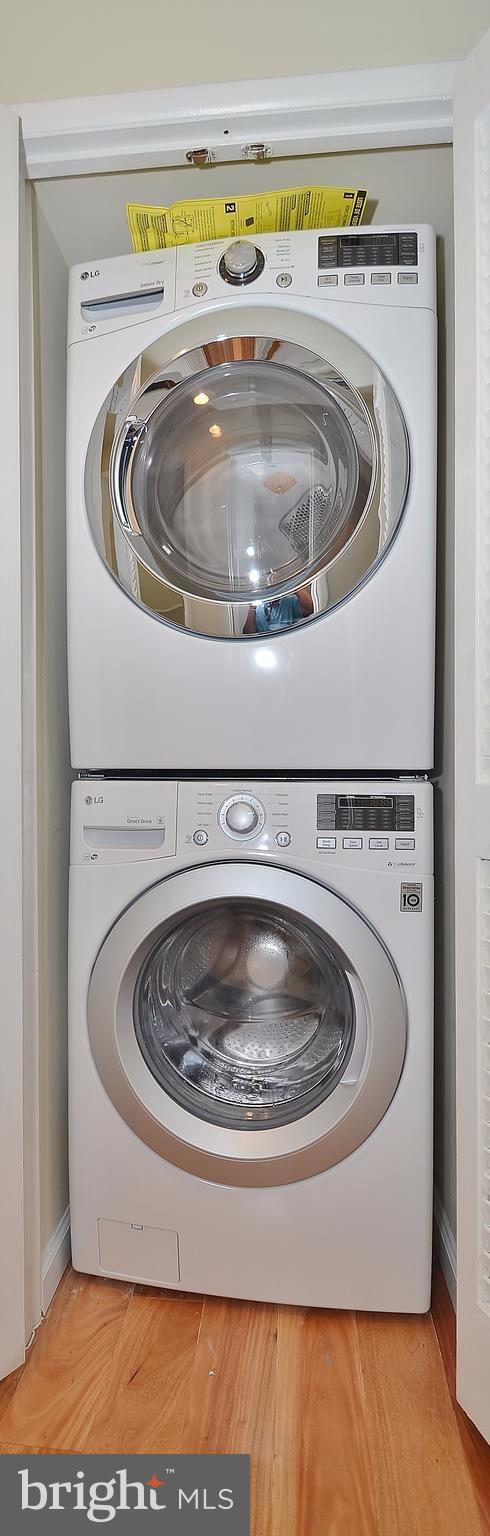 HUNTLEY SQUARE CONDOMINIUMS - Residential