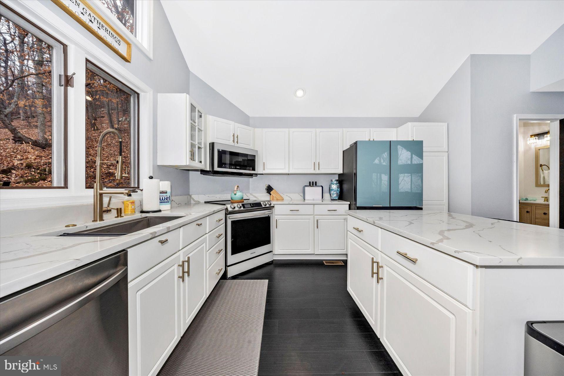 COOLFONT MOUNTAINSIDE - Residential