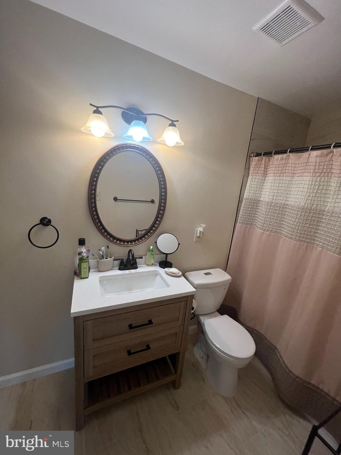 SOUTH LAWN - Residential