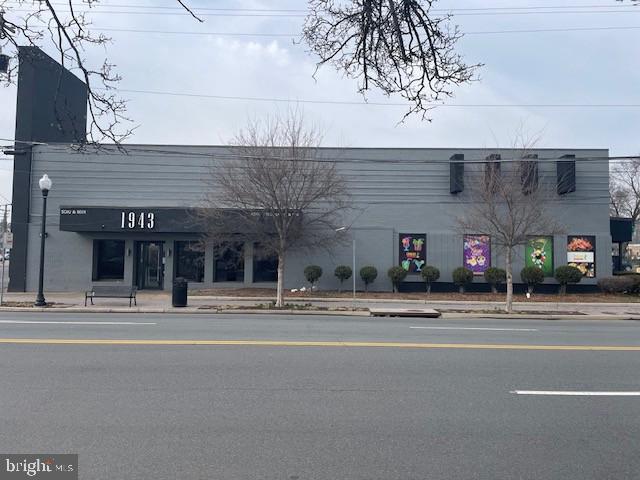 ANNANDALE - Commercial Sale