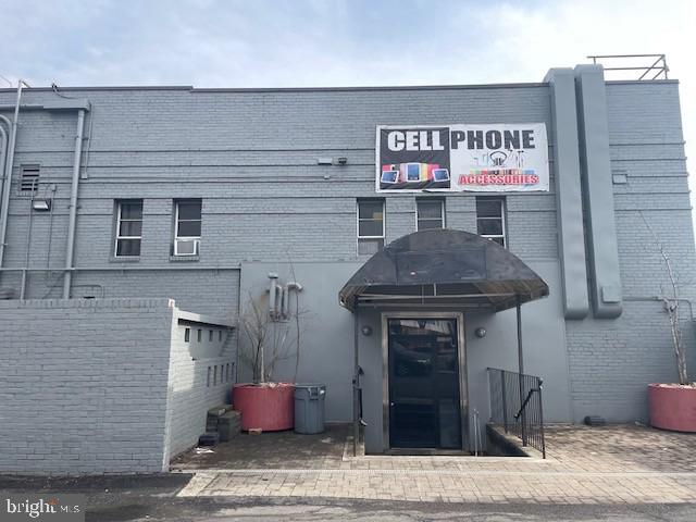 ANNANDALE - Commercial Sale