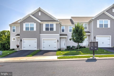 Townhouse For Sale - 14 Southside Drive<br/> Lancaster County, WILLOW STREET, PA 17584
