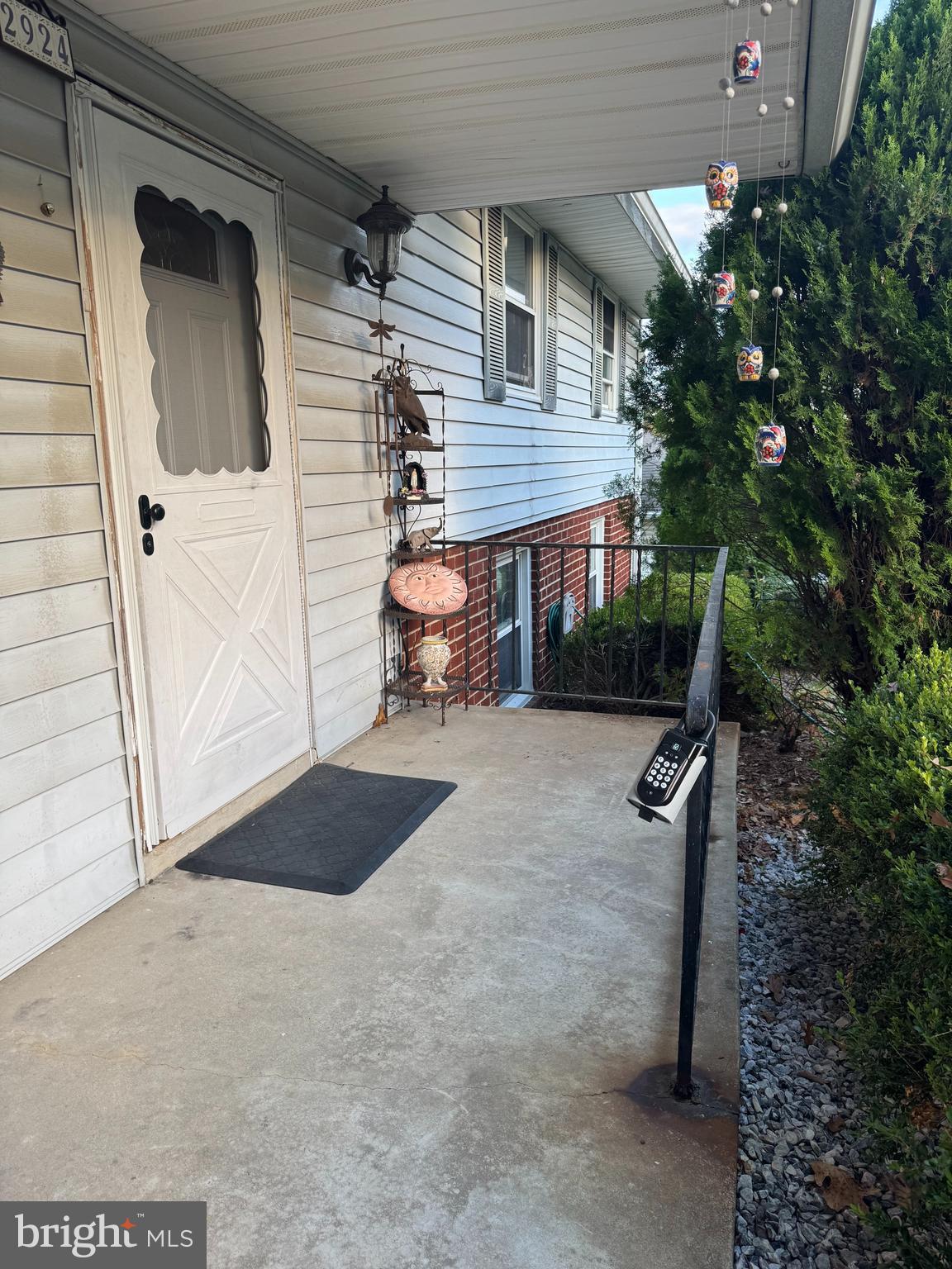 2924 GRACEFIELD ROAD