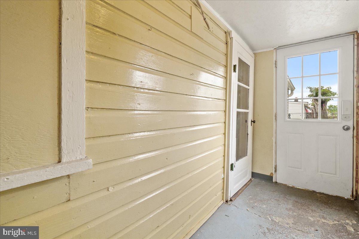 WILLIAMSPORT - Residential