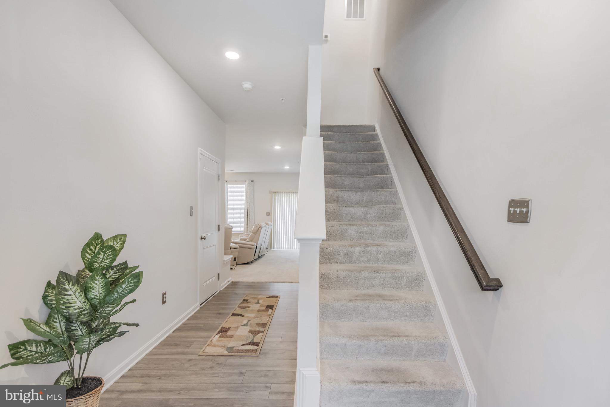 1845 ROSLYNHILL TRAIL