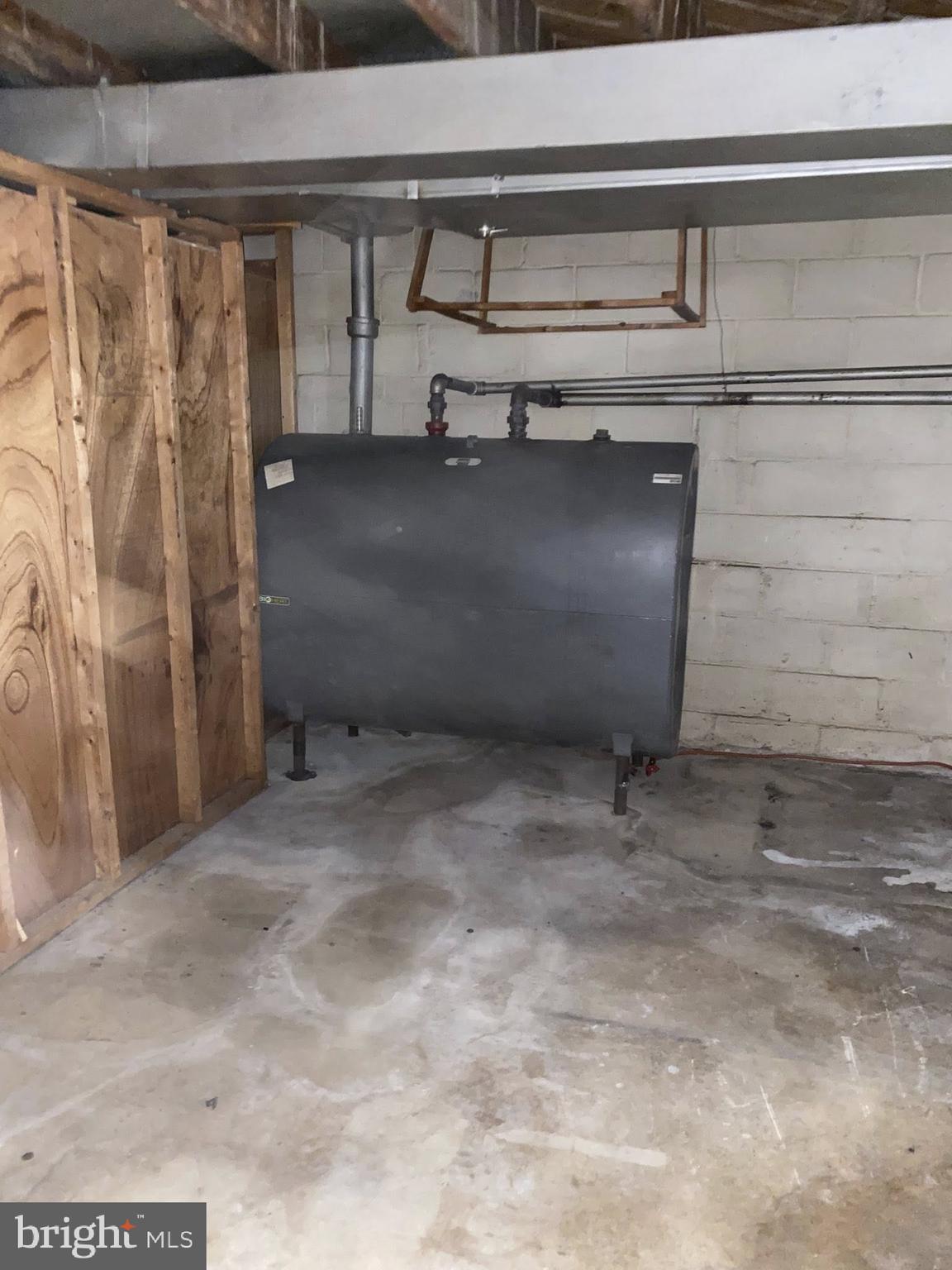 CHINQUAPIN PARK - Residential