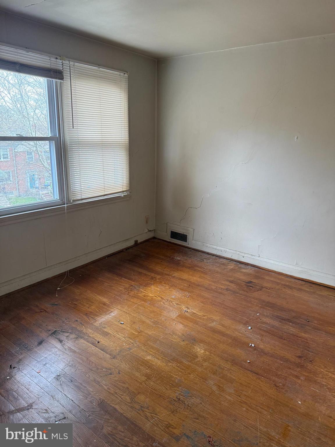 CHINQUAPIN PARK - Residential