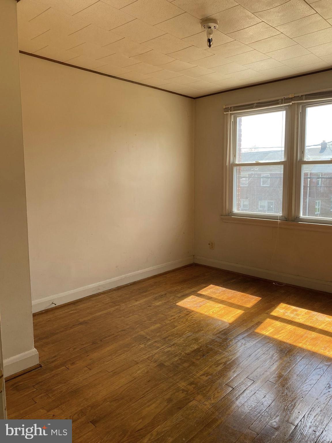 CHINQUAPIN PARK - Residential